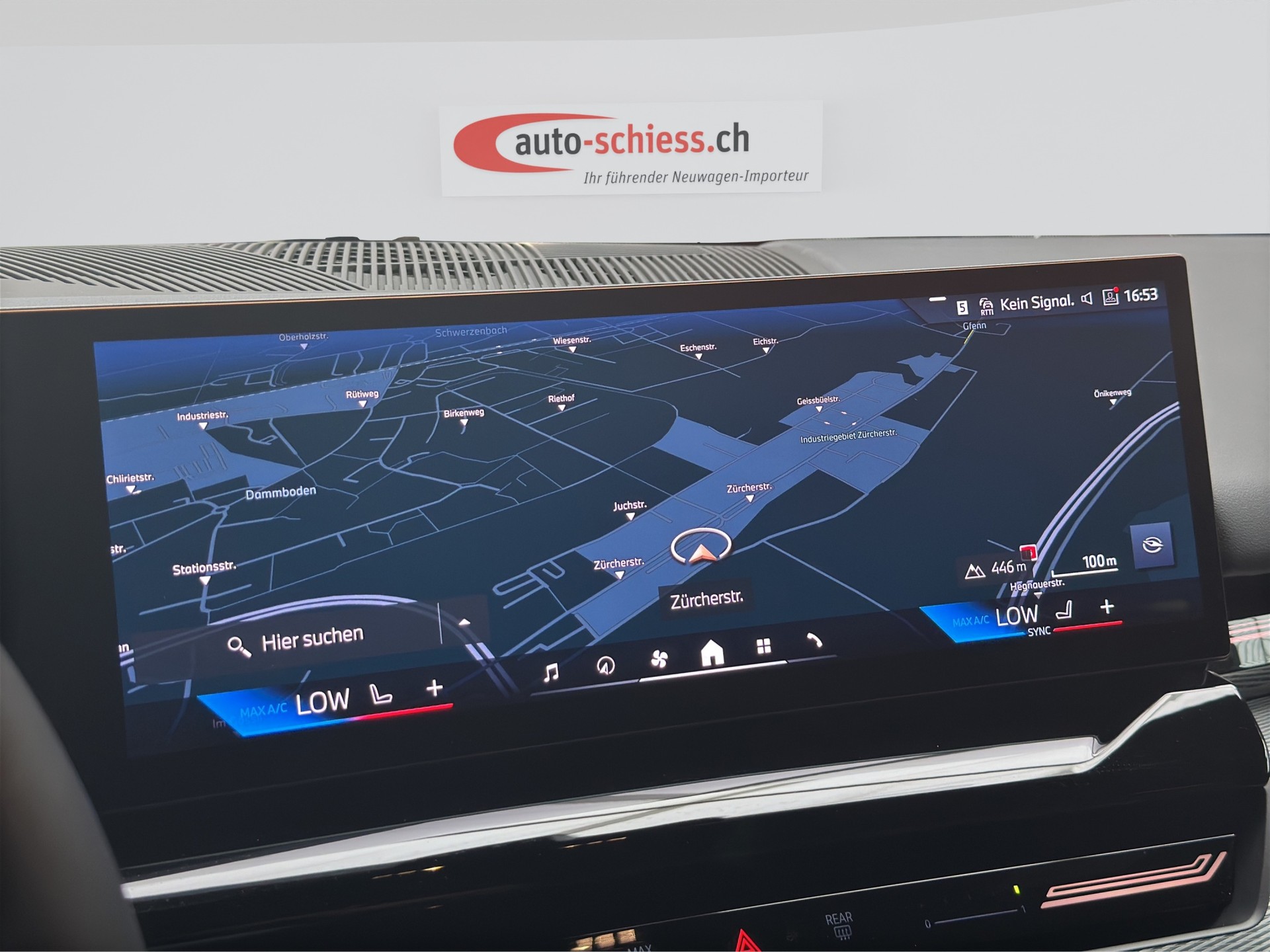 BMW 520i sDrive Touring M Sport Steptronic-image-12