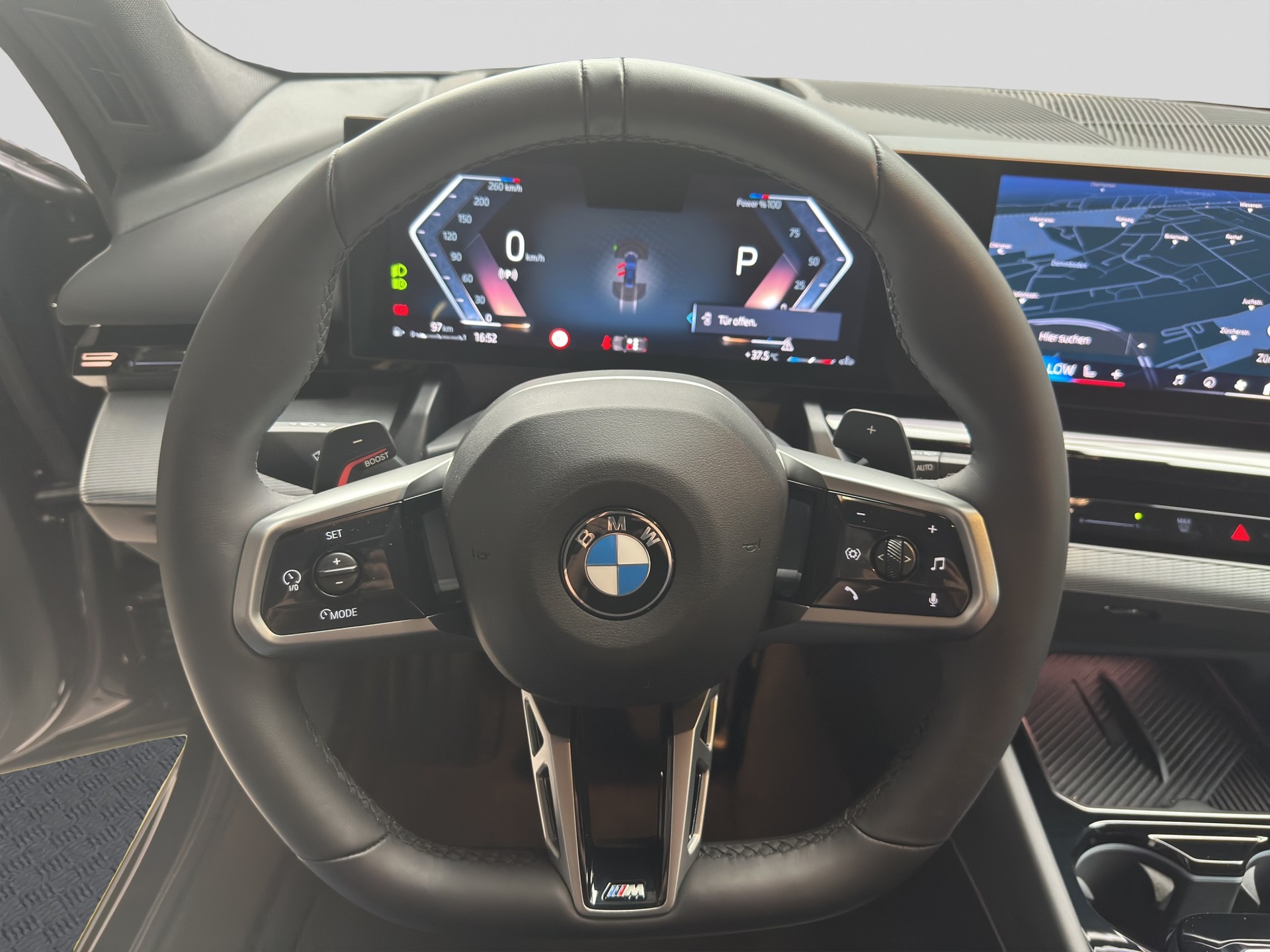 BMW 520i sDrive Touring M Sport Steptronic-image-10