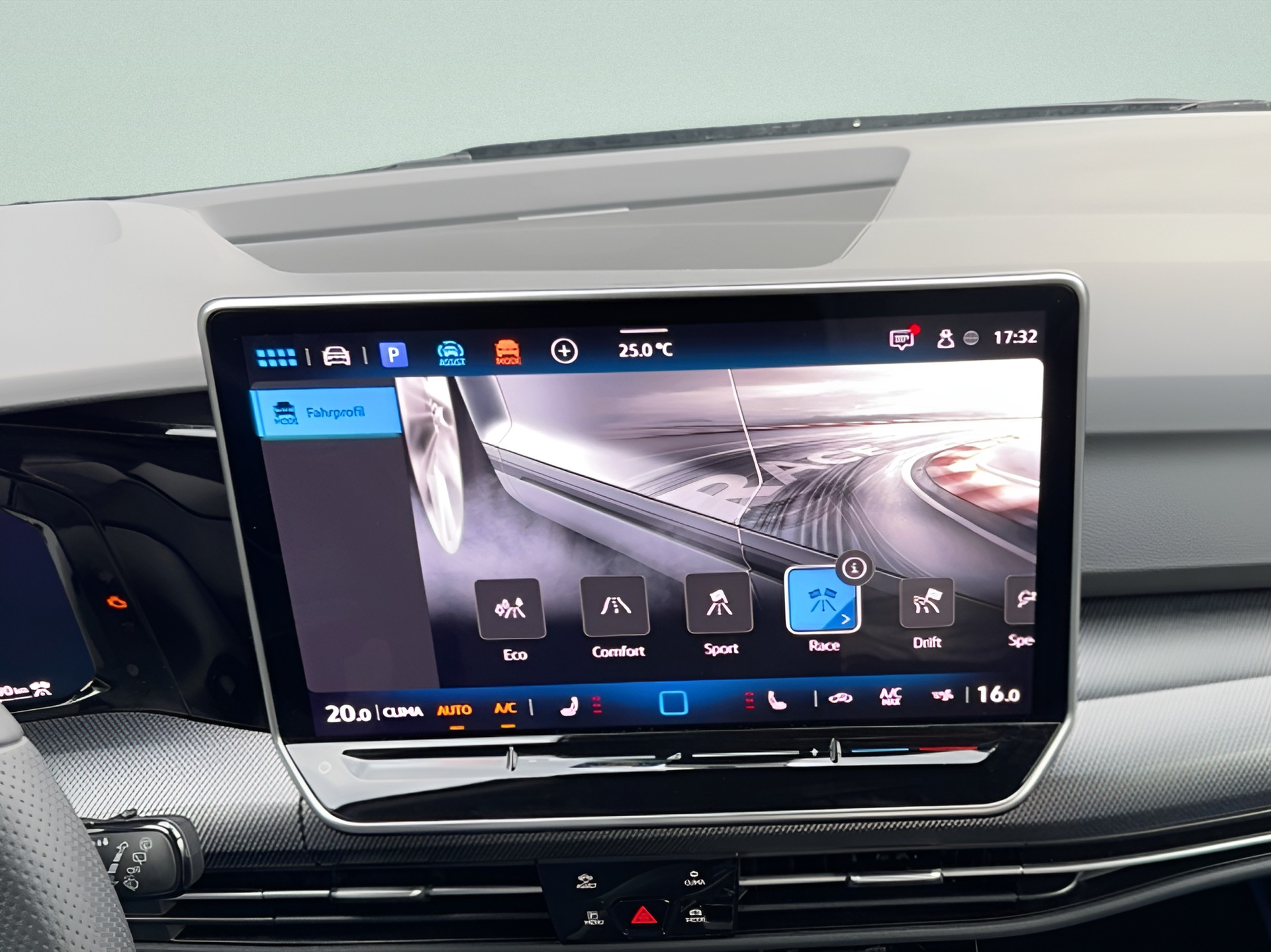 VW Golf 2.0 TSI R DSG 4 Motion-image-12