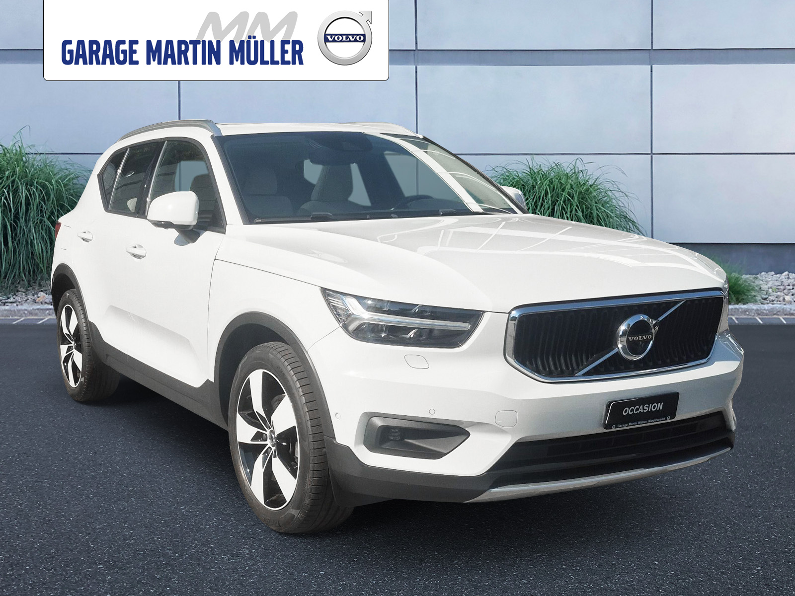 VOLVO XC40 2.0 T5 Momentum AWD-image-6