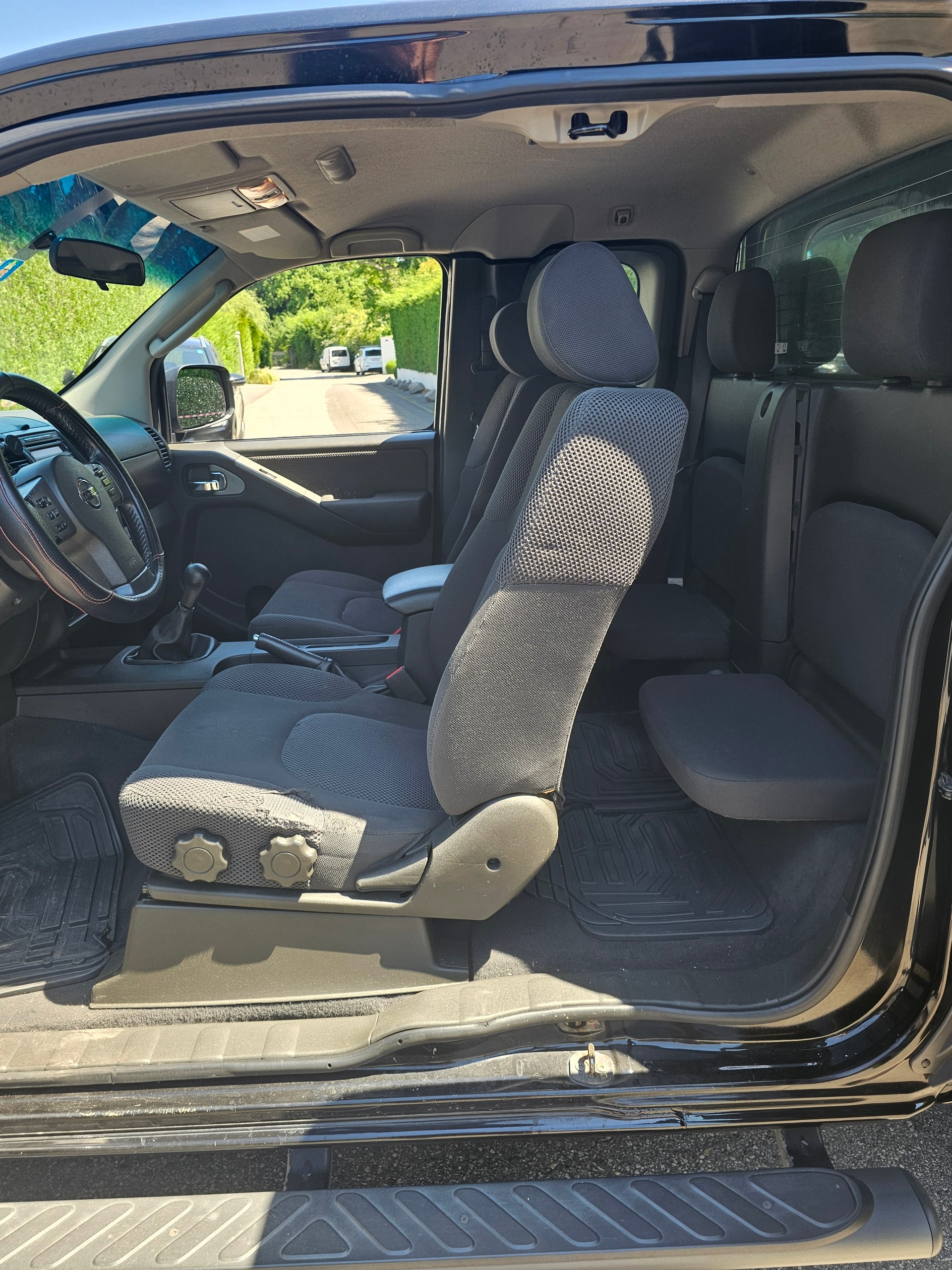 NISSAN 2.5 dCi King Cab XE-image-7
