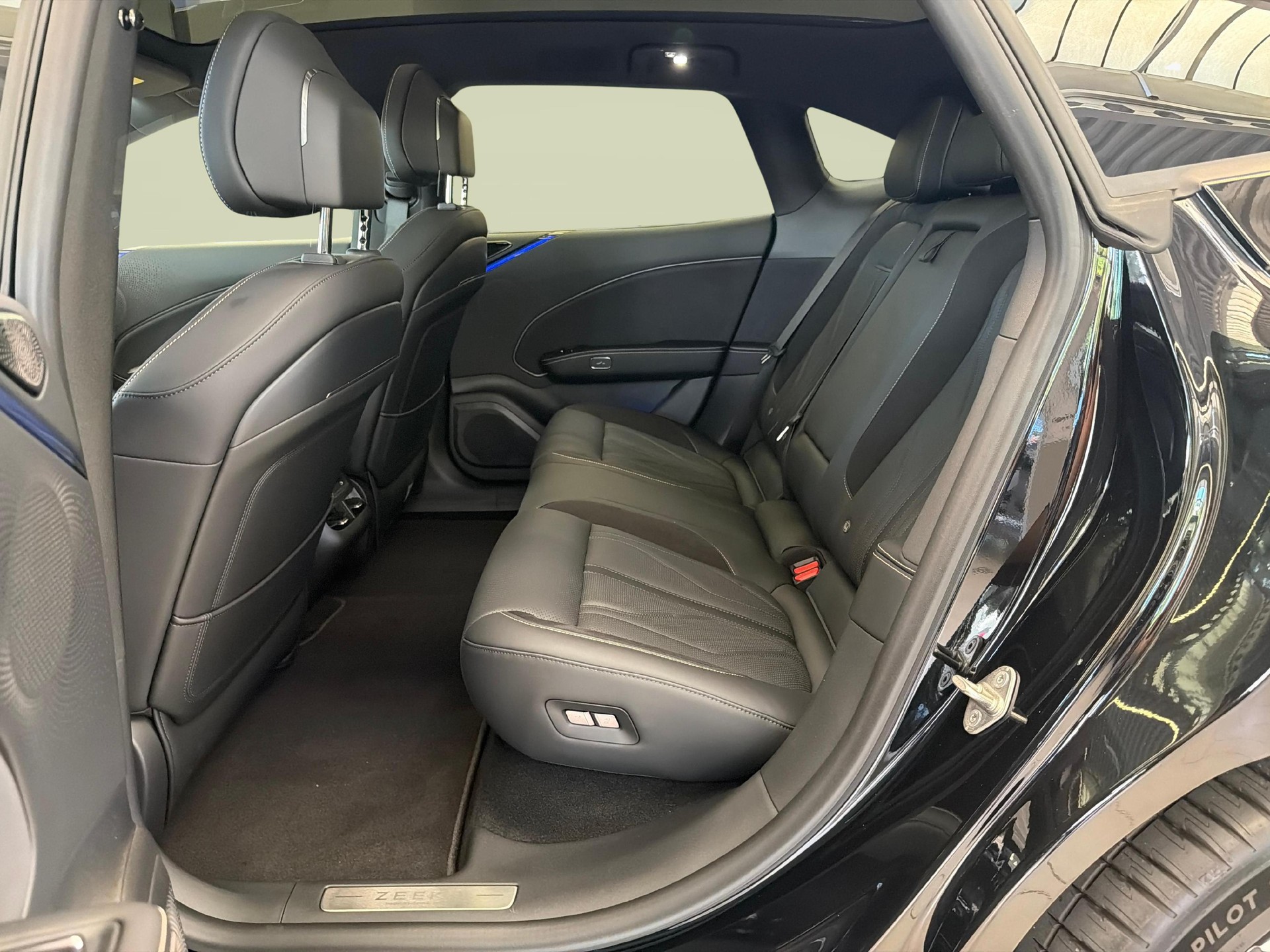 ZEEKR 7GT Privilege AWD-image-13
