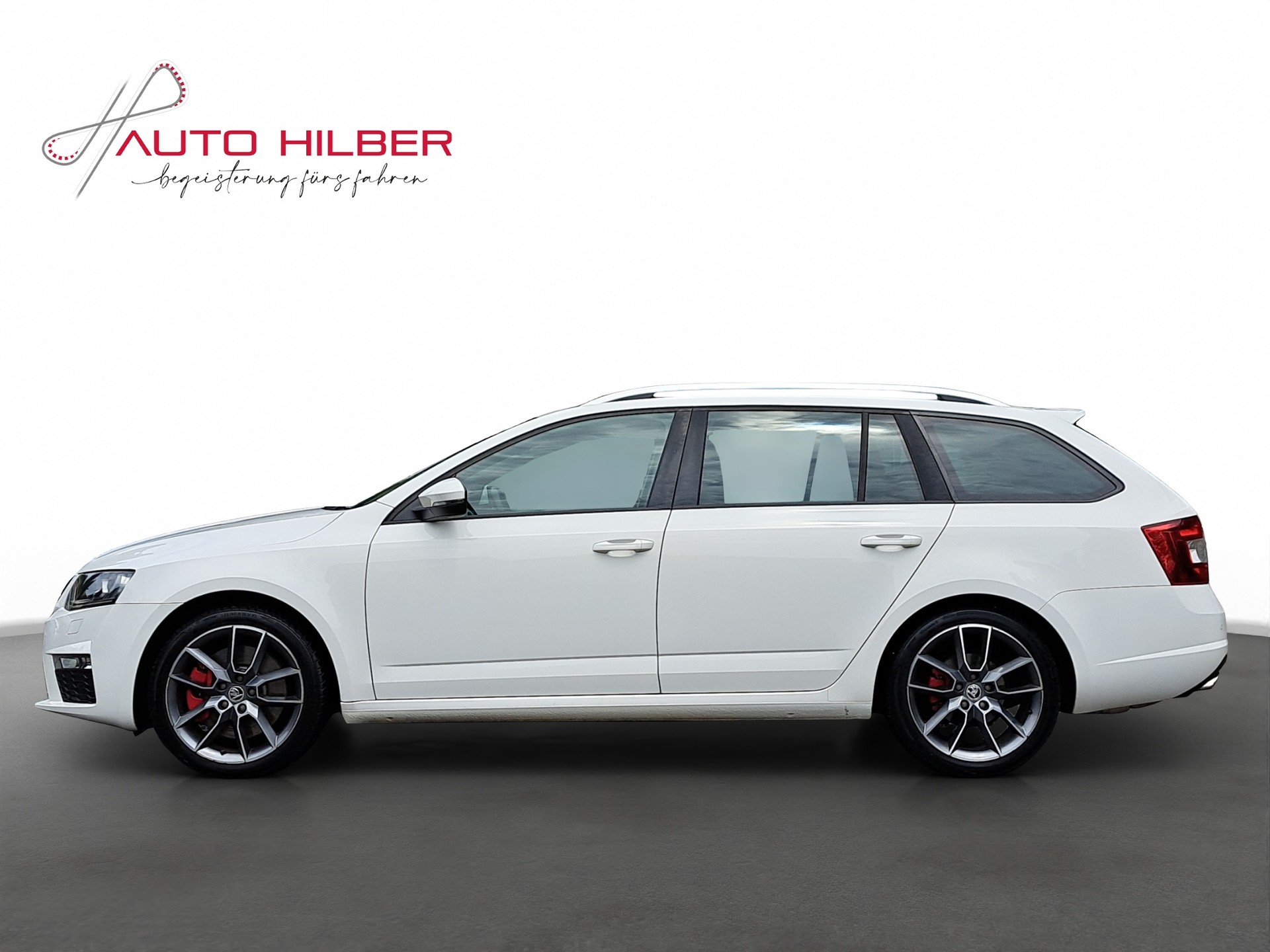 SKODA Octavia Combi 2.0 TSI RS DSG-image-2