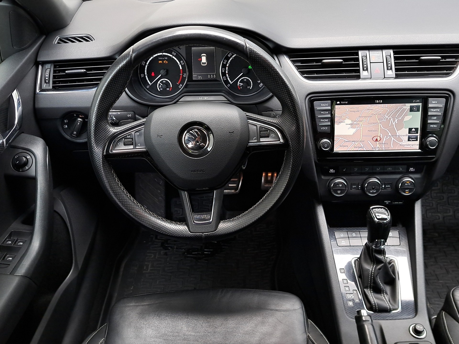 SKODA Octavia Combi 2.0 TSI RS DSG-image-8