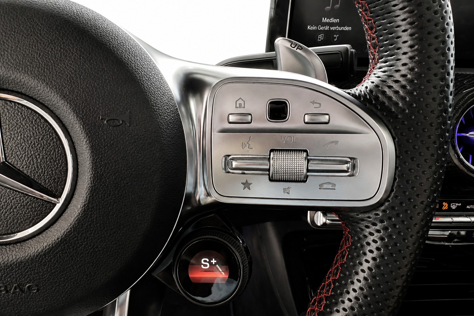 MERCEDES-BENZ CLA 35 AMG 4matic Premium Plus-image-14