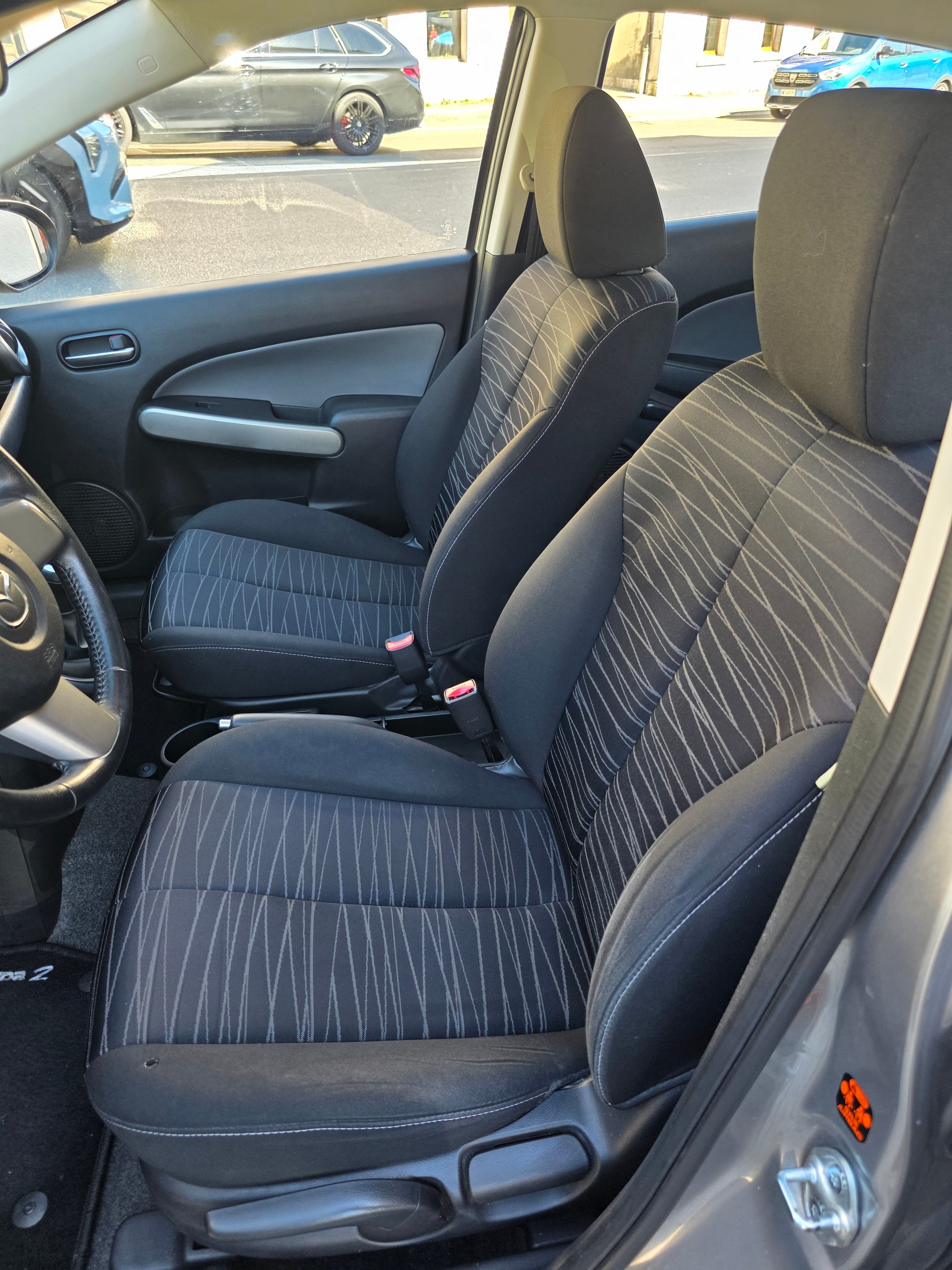 MAZDA 2 1.3i 16V Exclusive-image-9