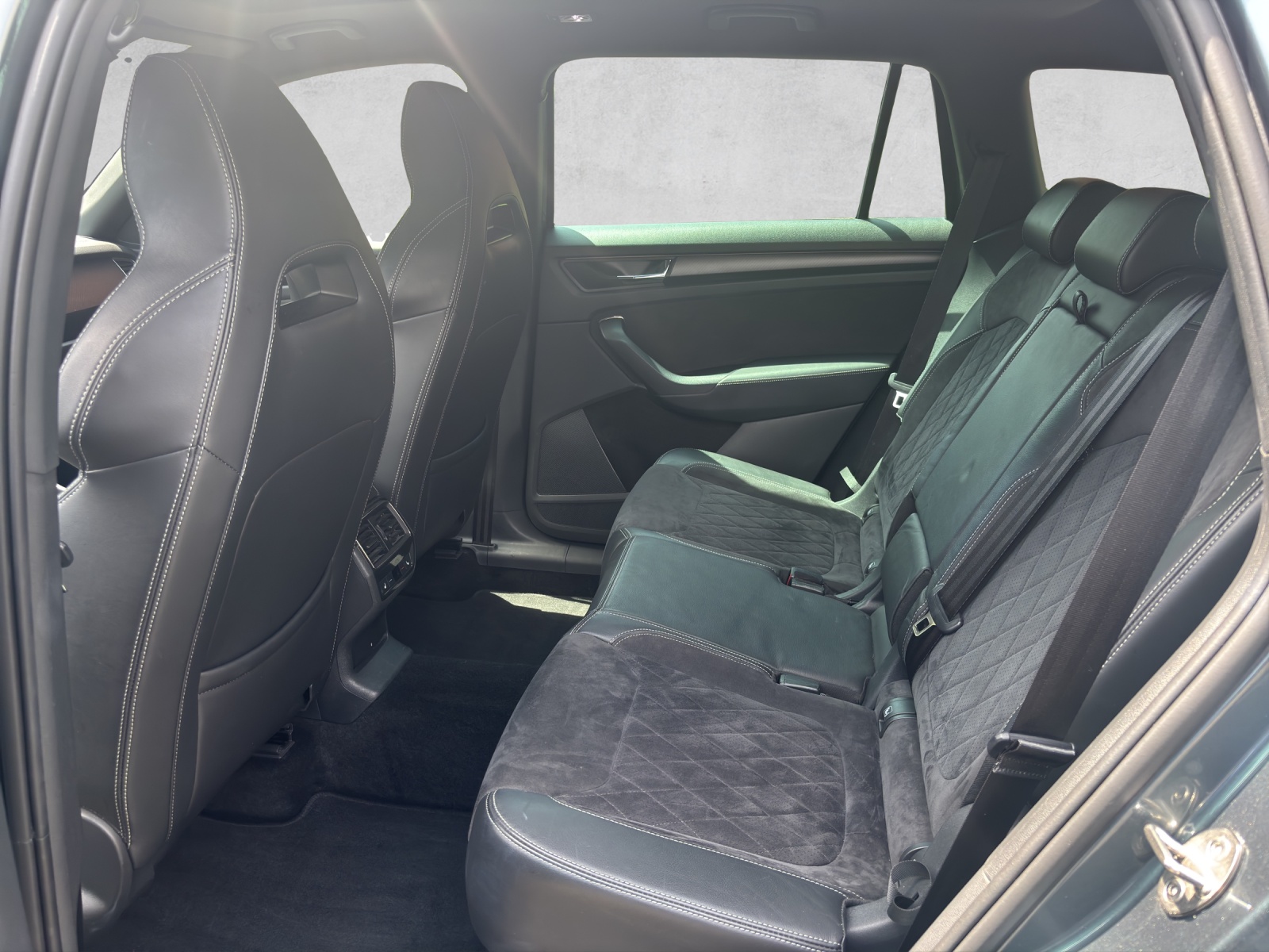 SKODA Kodiaq 2.0 TDI CR Sport Line 4x4 DSG-image-9