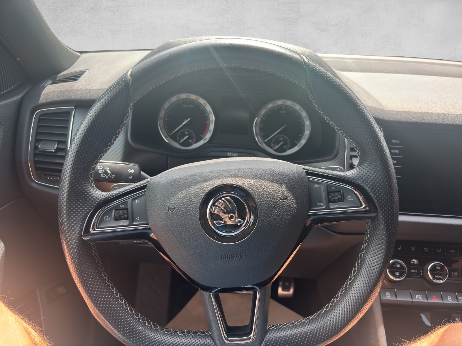 SKODA Kodiaq 2.0 TDI CR Sport Line 4x4 DSG-image-10