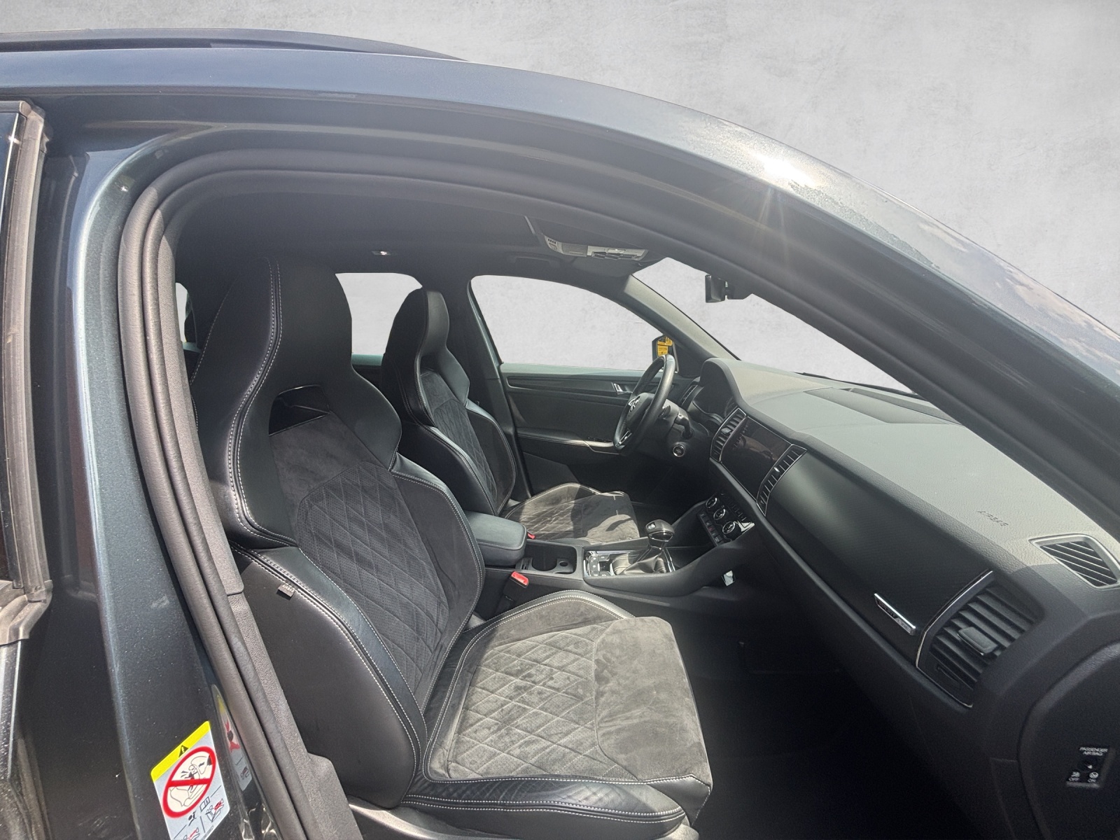 SKODA Kodiaq 2.0 TDI CR Sport Line 4x4 DSG-image-12