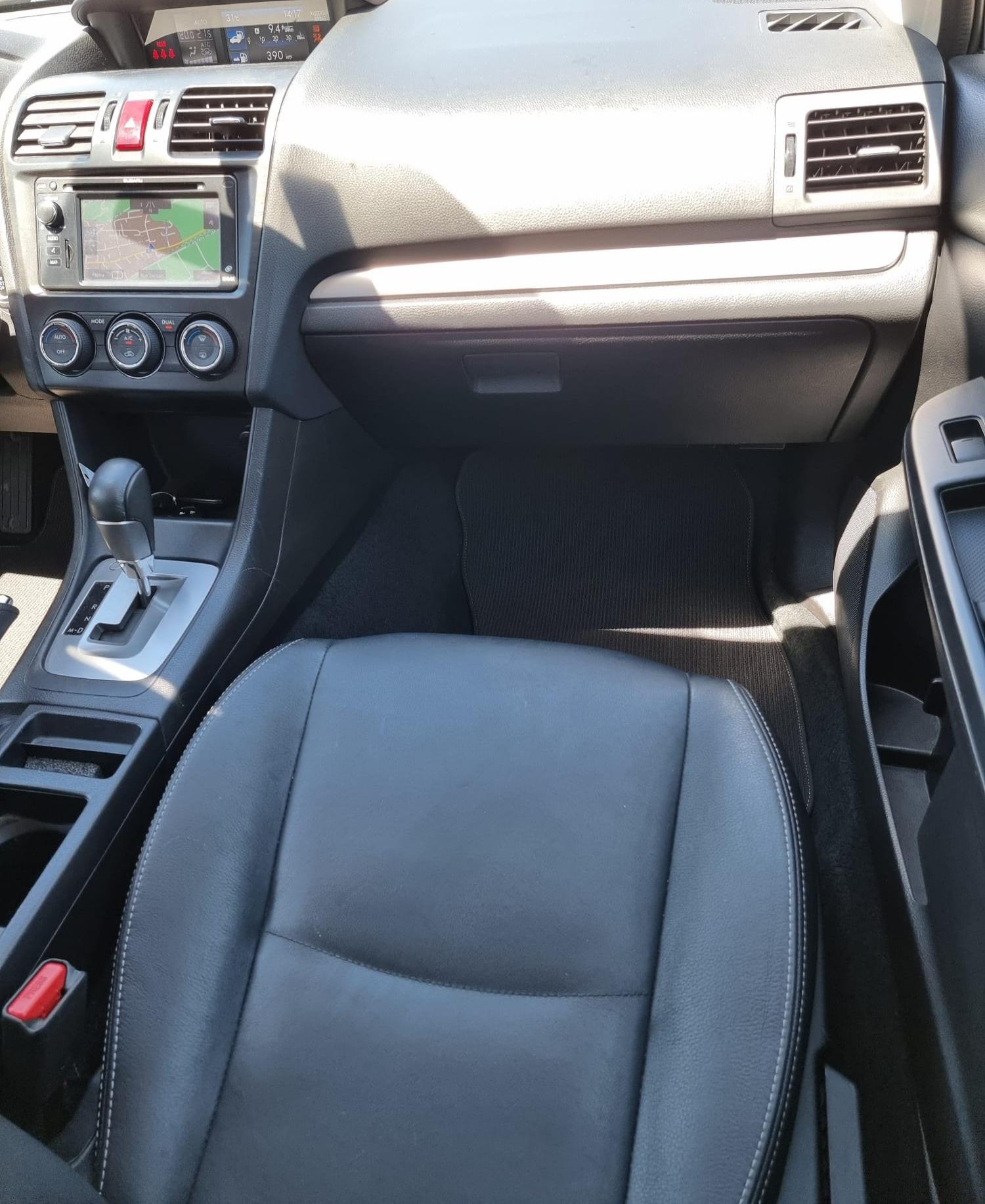 SUBARU XV 2.0i Swiss Three-image-7