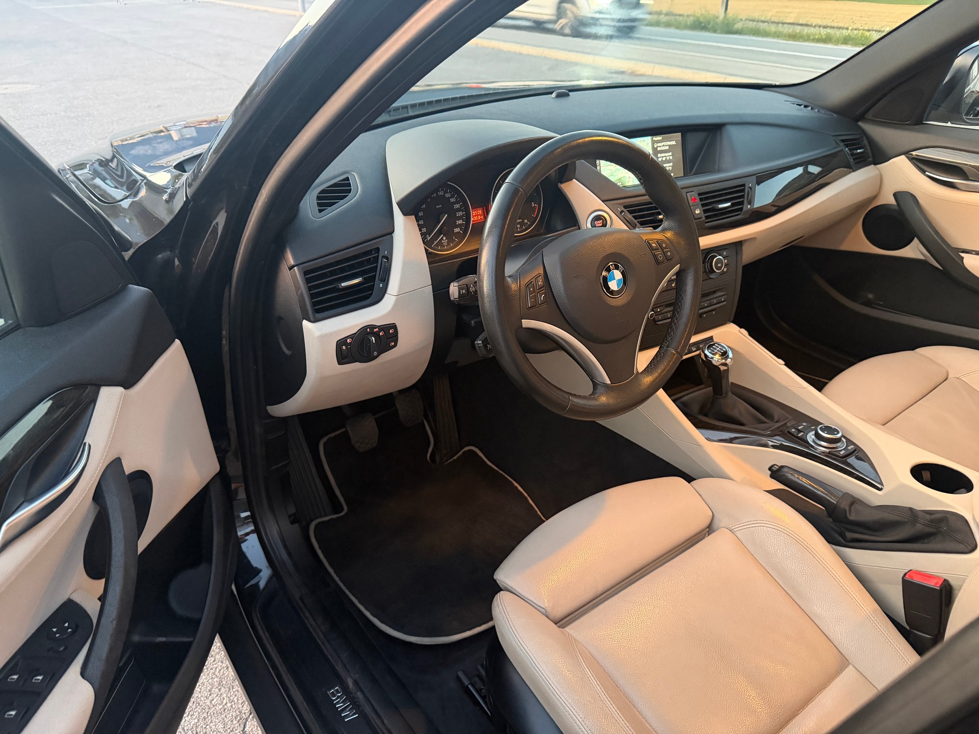 BMW X1 xDrive 23d-image-6