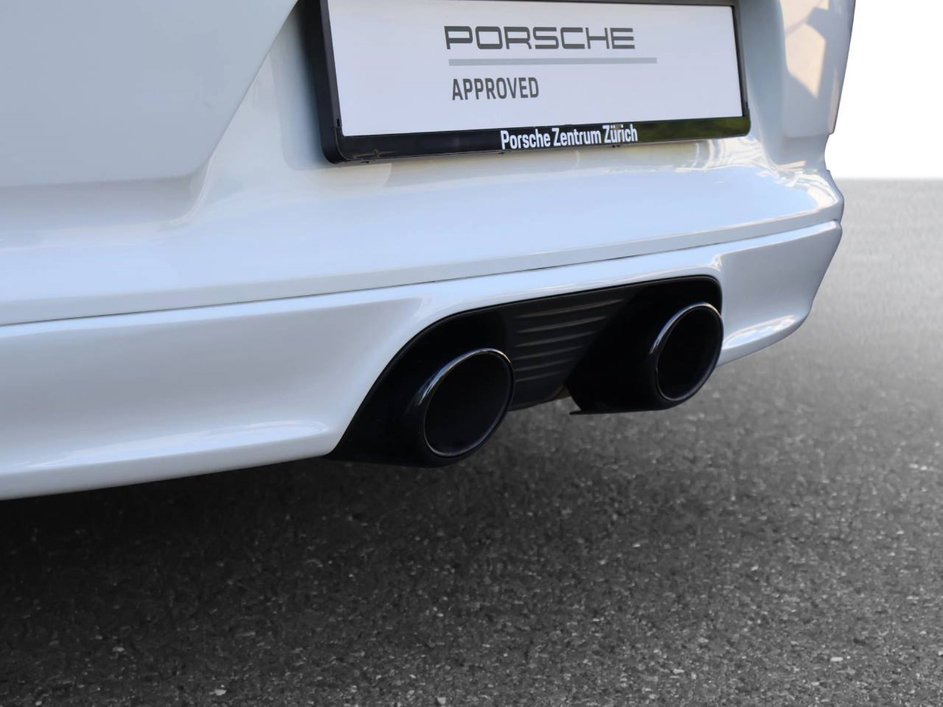 PORSCHE 911 Carrera 4 GTS Cabriolet-image-27