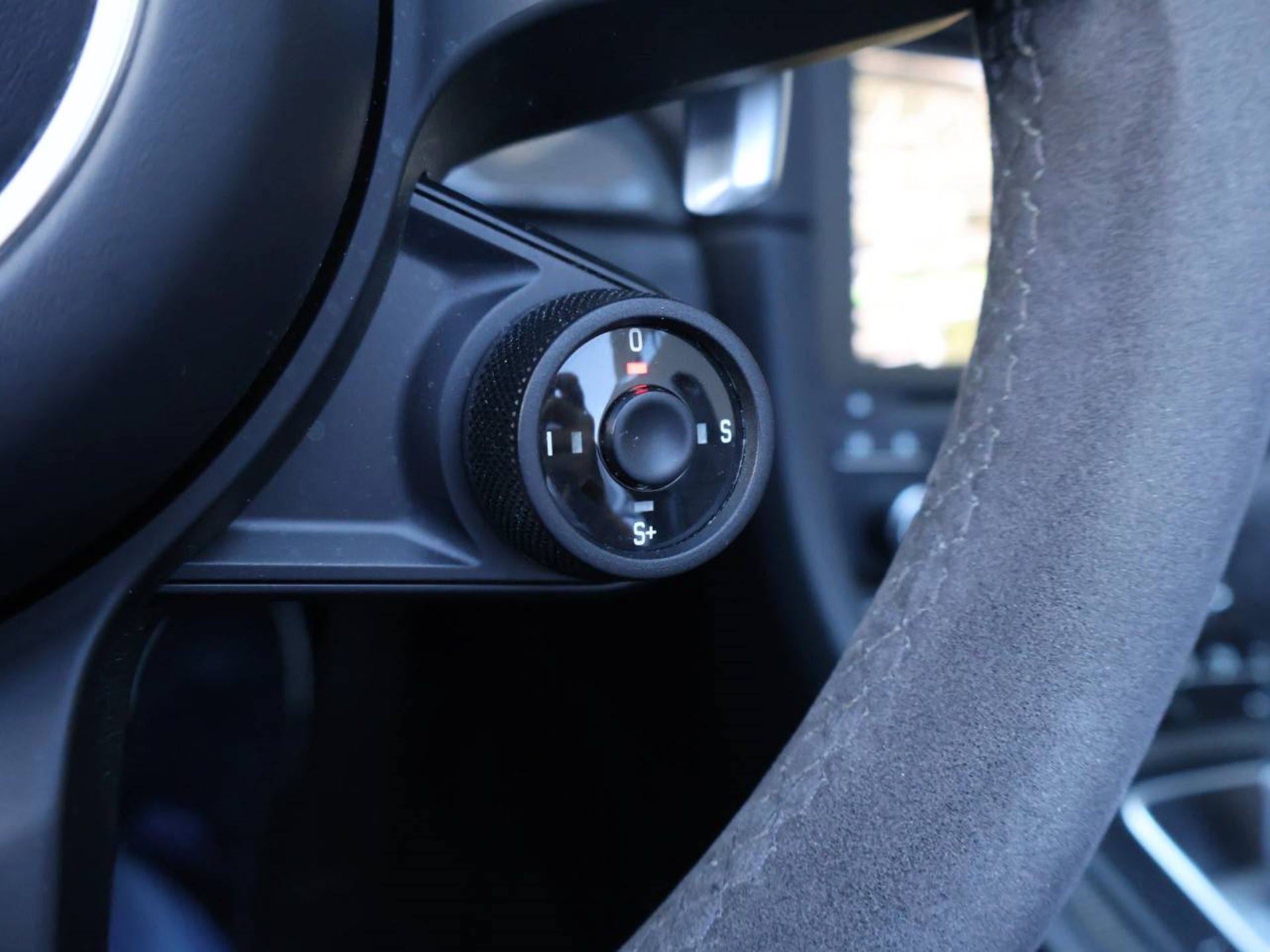 PORSCHE 911 Carrera 4 GTS Cabriolet-image-19