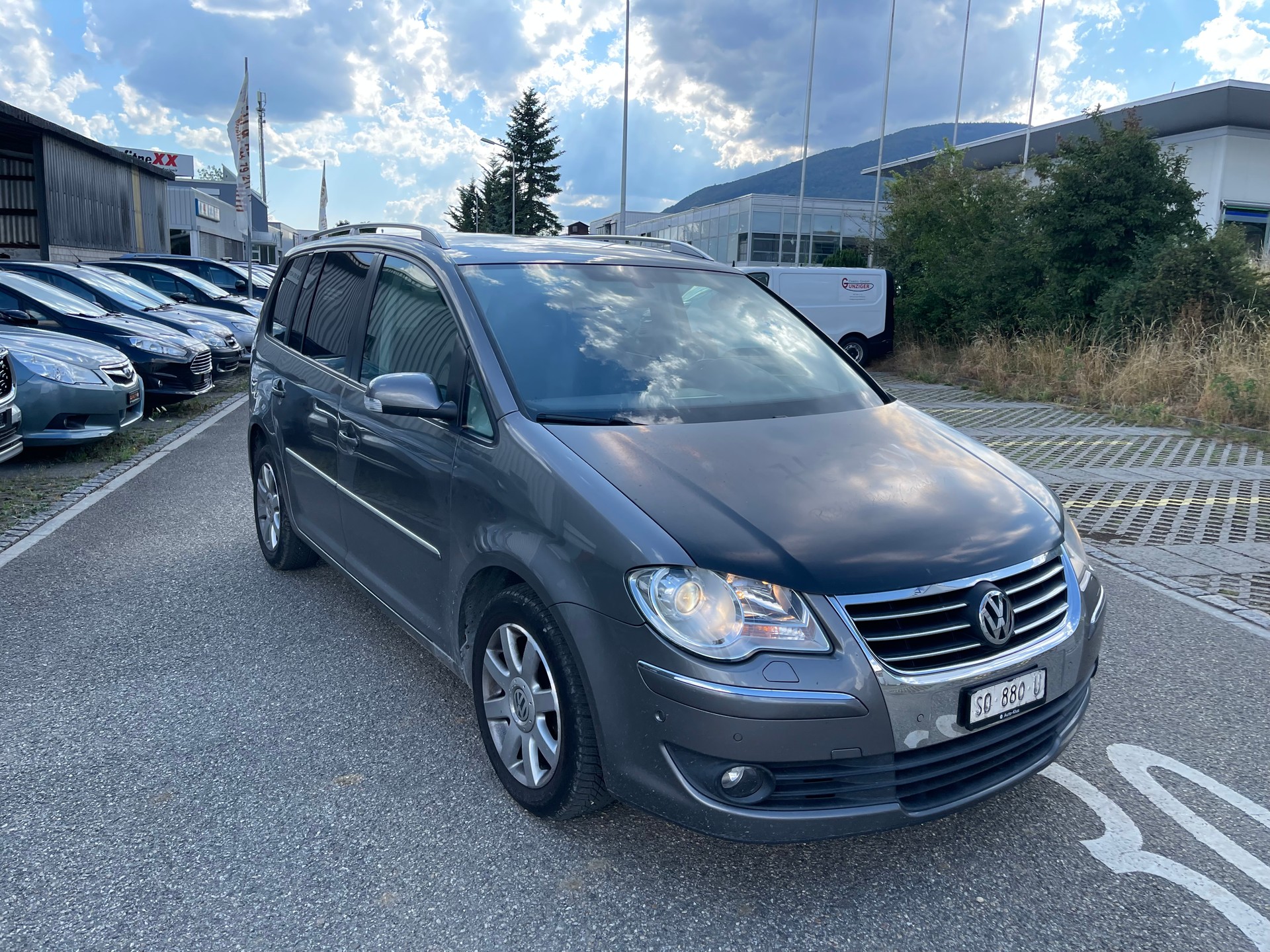 VW Touran 1.4 TSI Trendline-image-2