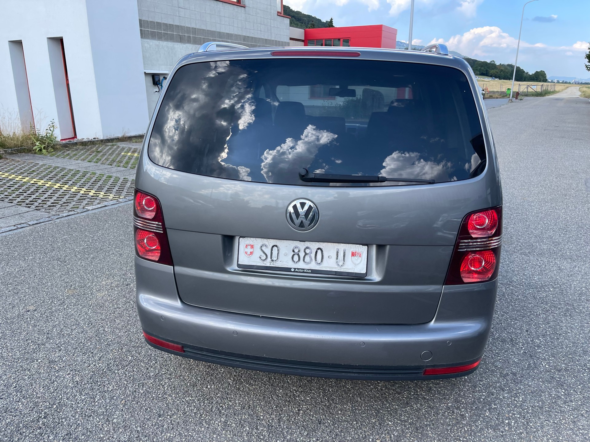 VW Touran 1.4 TSI Trendline-image-4