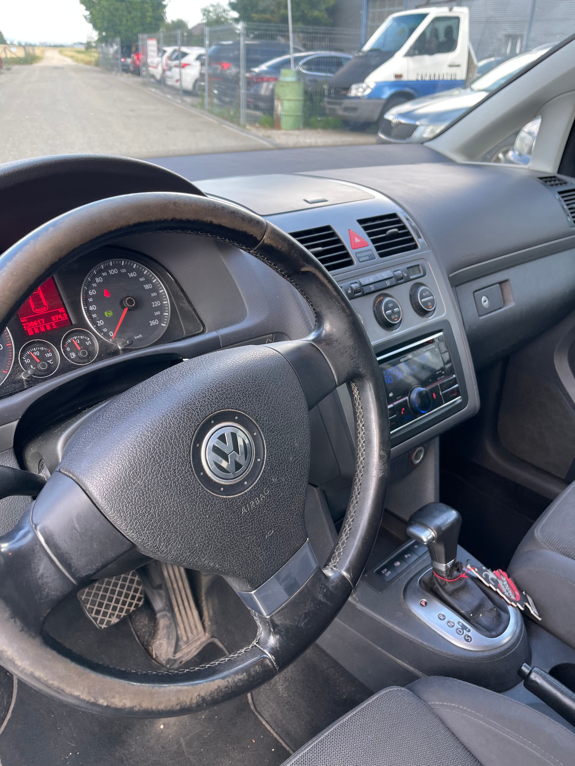 VW Touran 1.4 TSI Trendline-image-11