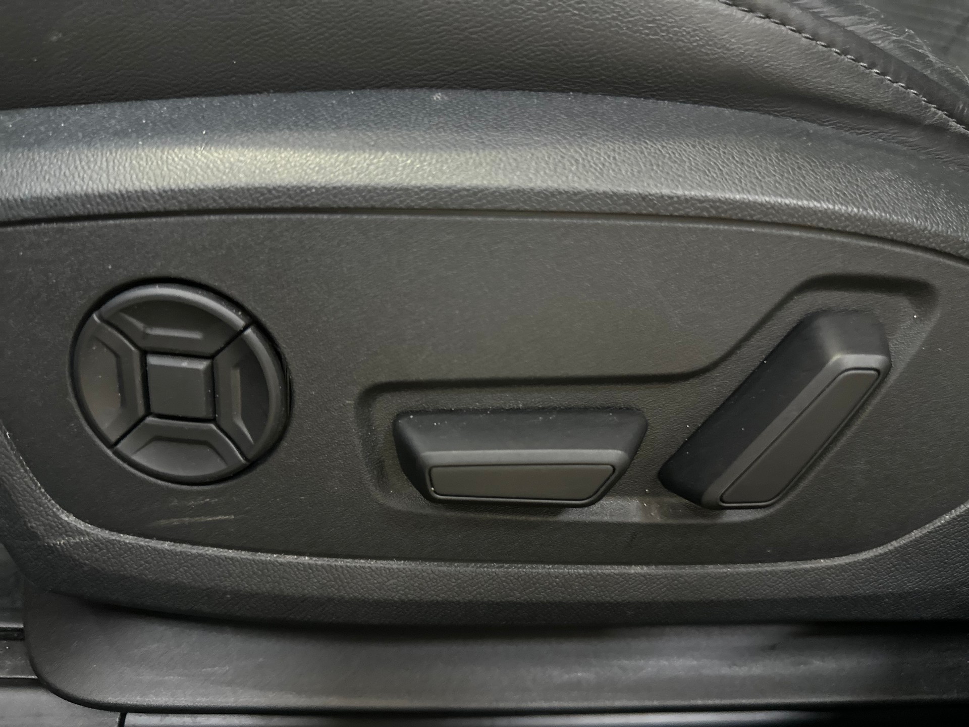 AUDI S6 Avant 3.0 TDI quattro tiptronic-image-21