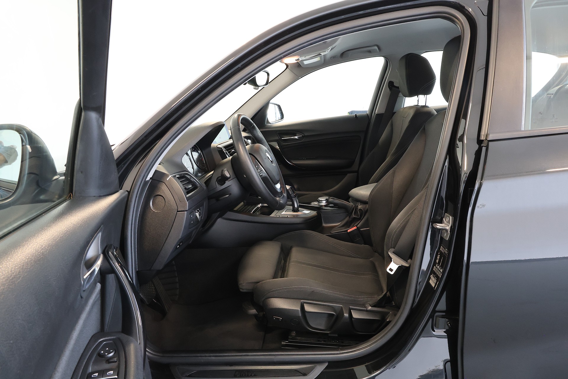 BMW 118i Steptronic-image-7