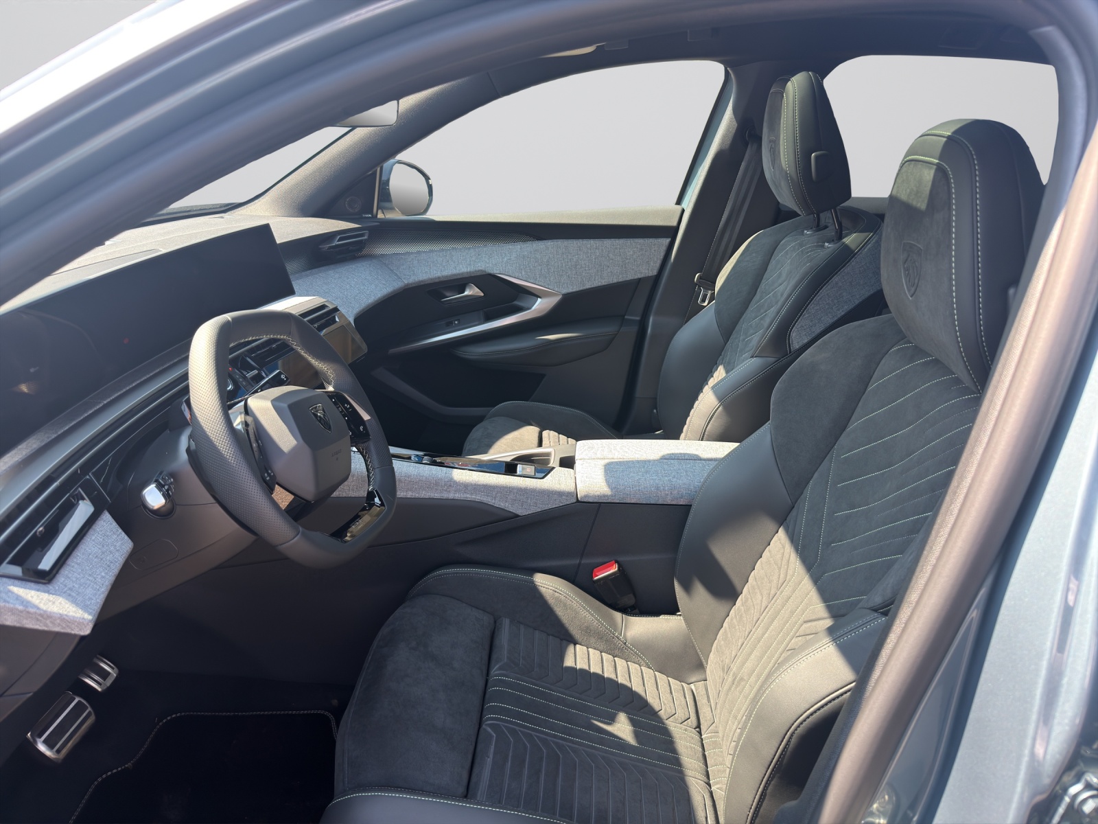 PEUGEOT 3008 NEW 145 e-DCS GT-image-4