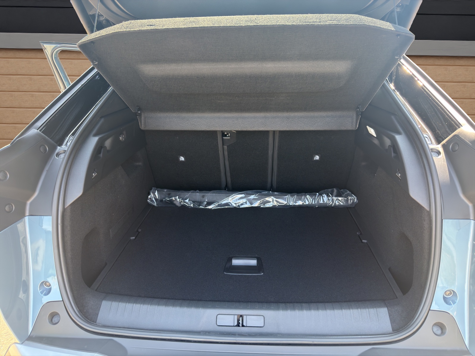 PEUGEOT 3008 NEW 145 e-DCS GT-image-8