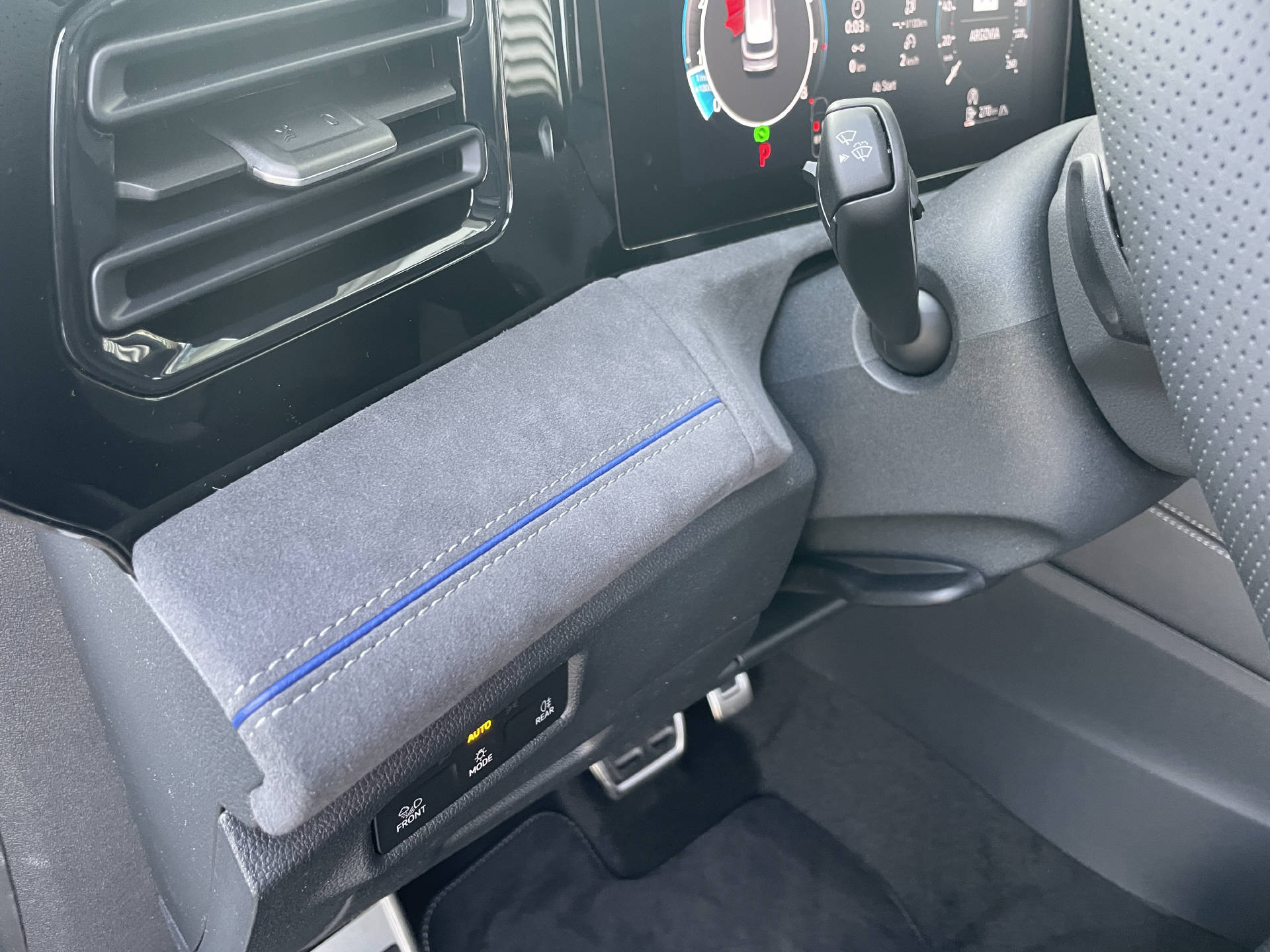 VW Tiguan 2.0 TSI R-Line Plus DSG 4motion-image-12