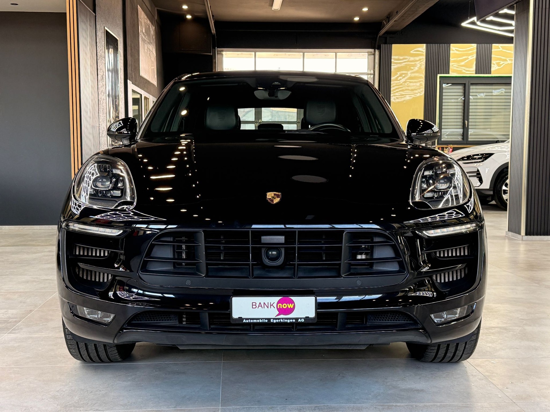 PORSCHE Macan GTS PDK-showroom-element-1
