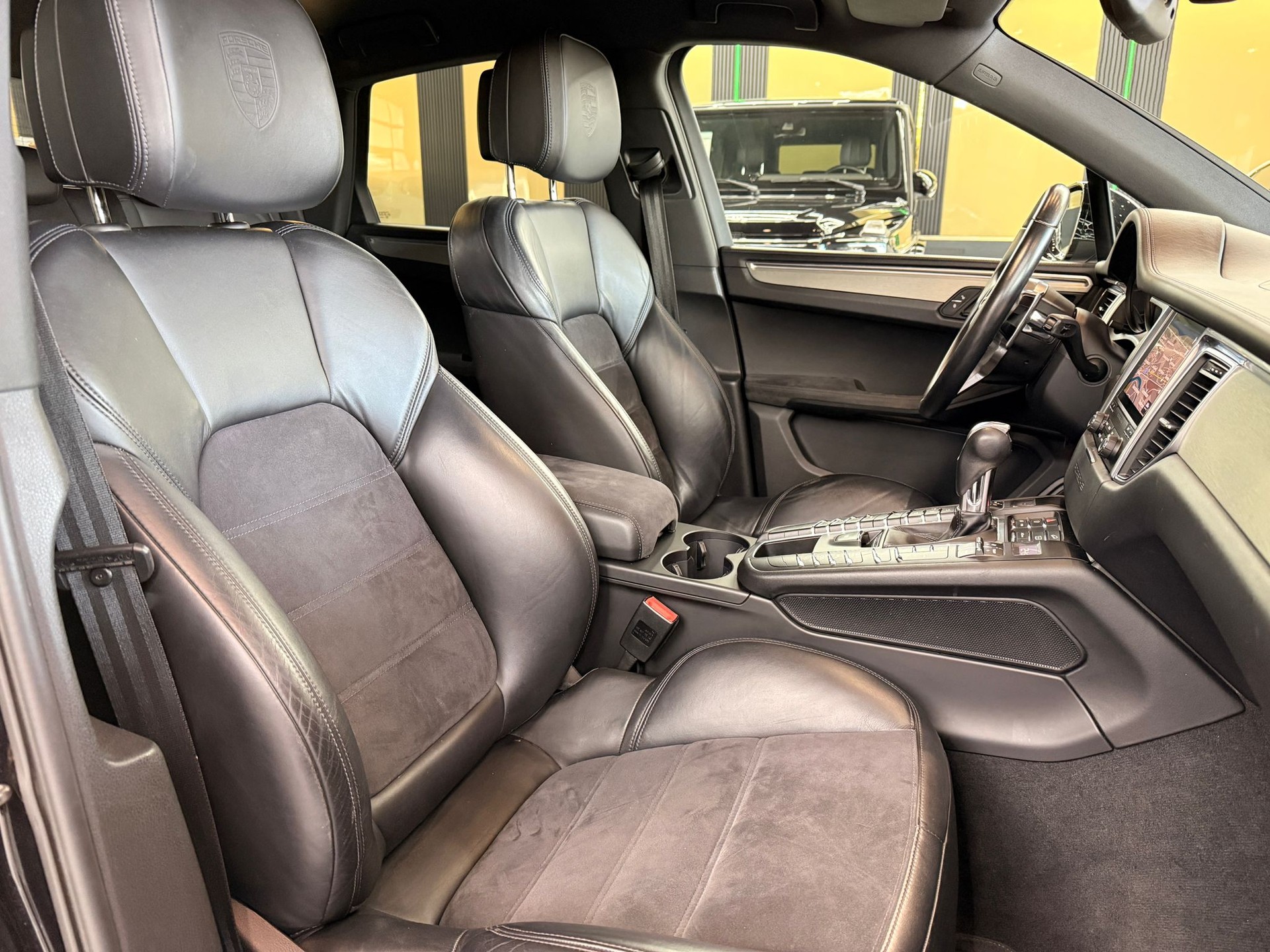 PORSCHE Macan GTS PDK-image-11