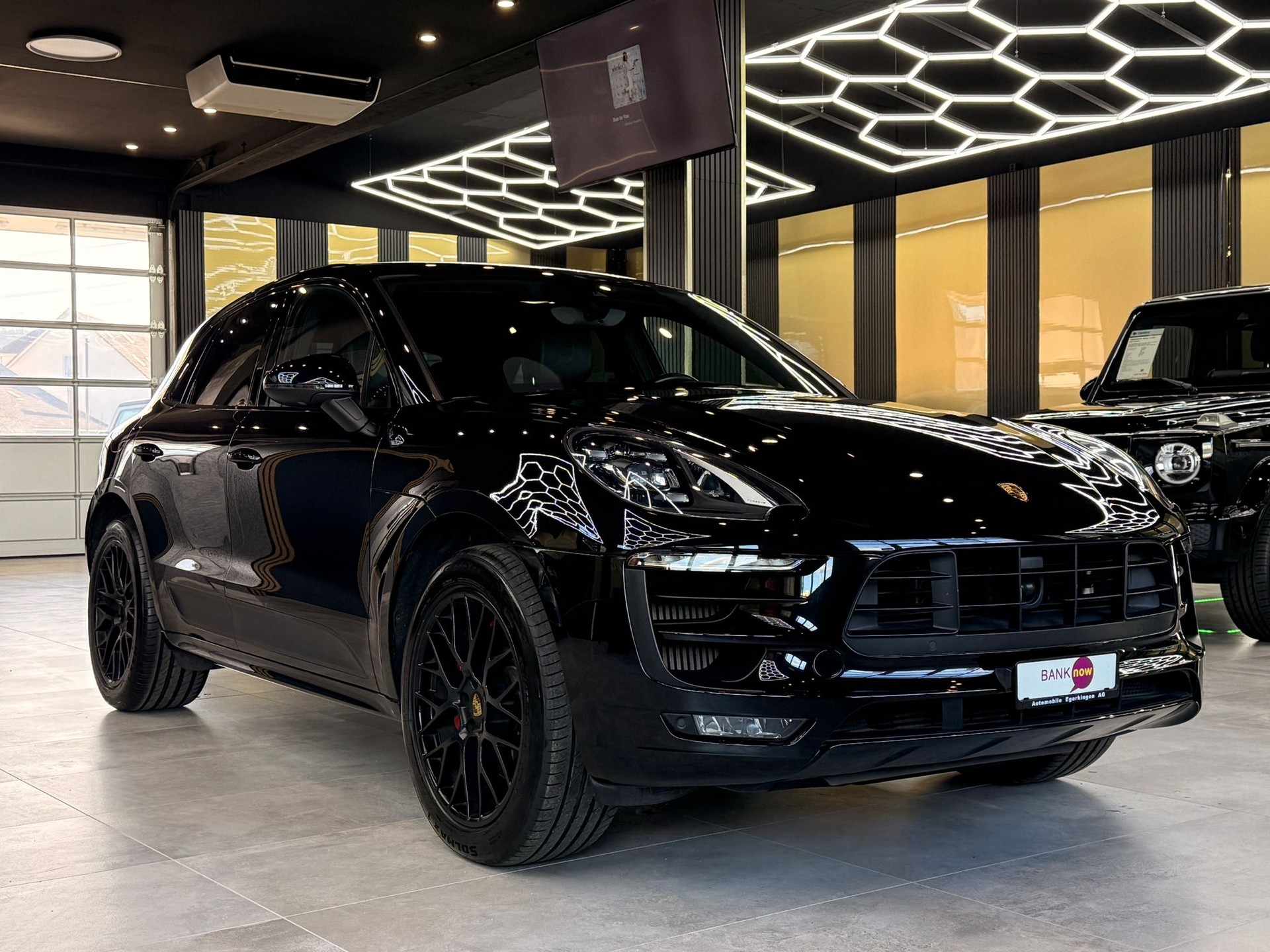 PORSCHE Macan GTS PDK-showroom-element-2