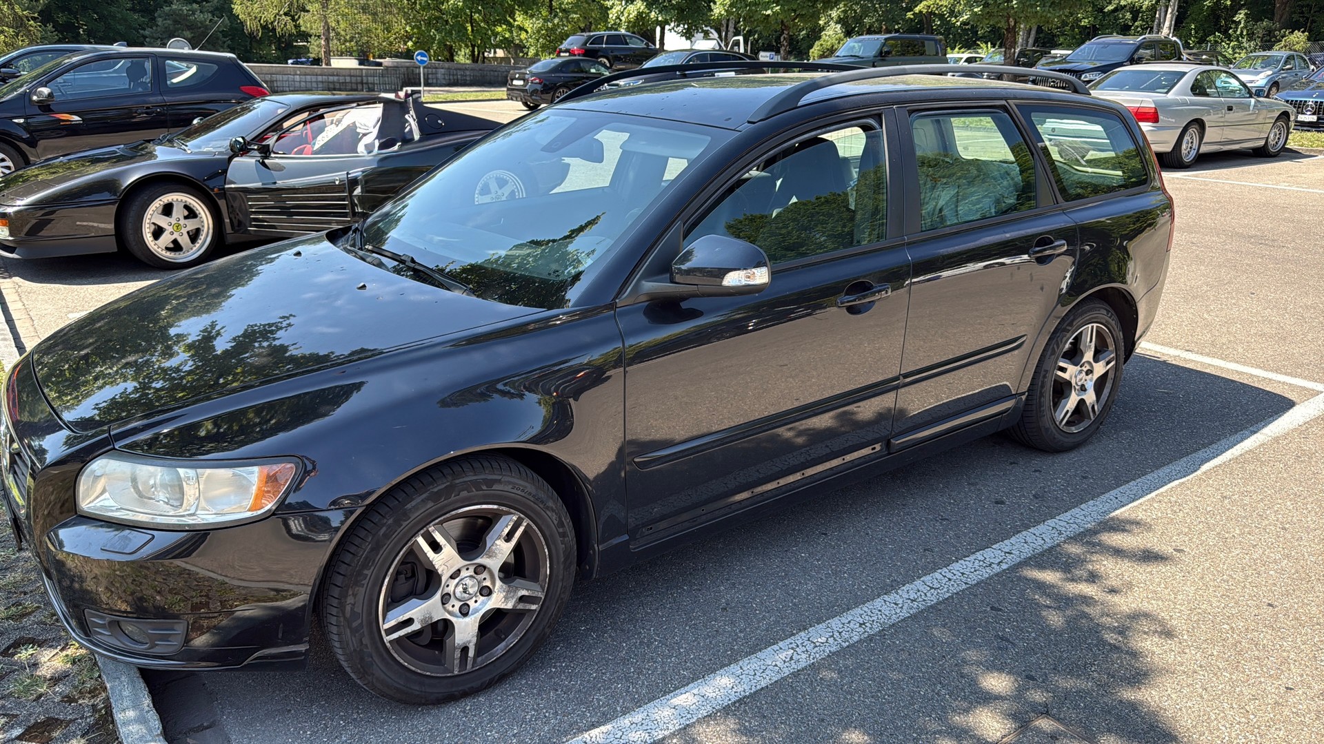 VOLVO V50 D3 Momentum Geartronic-image-0