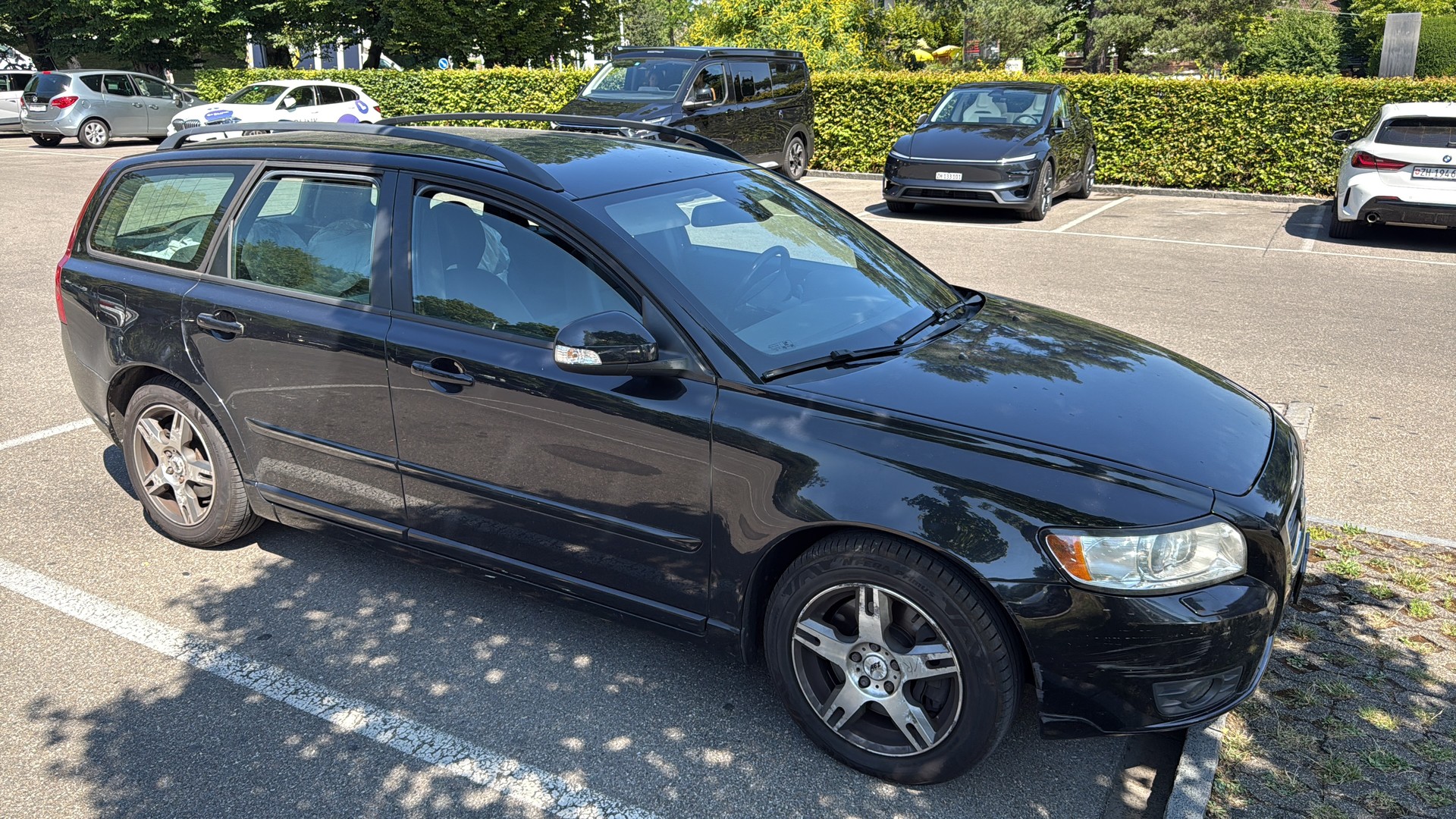 VOLVO V50 D3 Momentum Geartronic-image-1