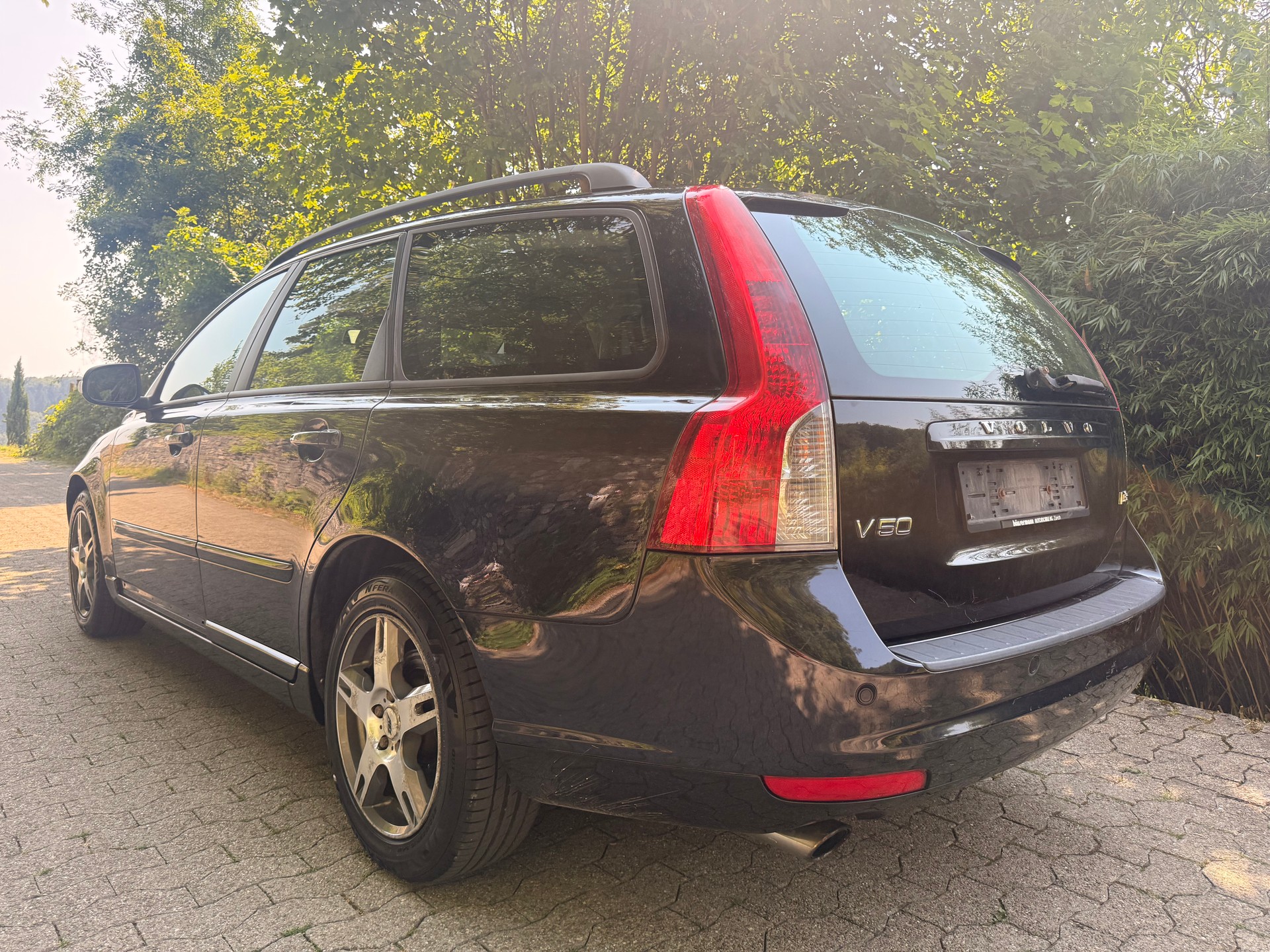 VOLVO V50 D3 Momentum Geartronic-image-6