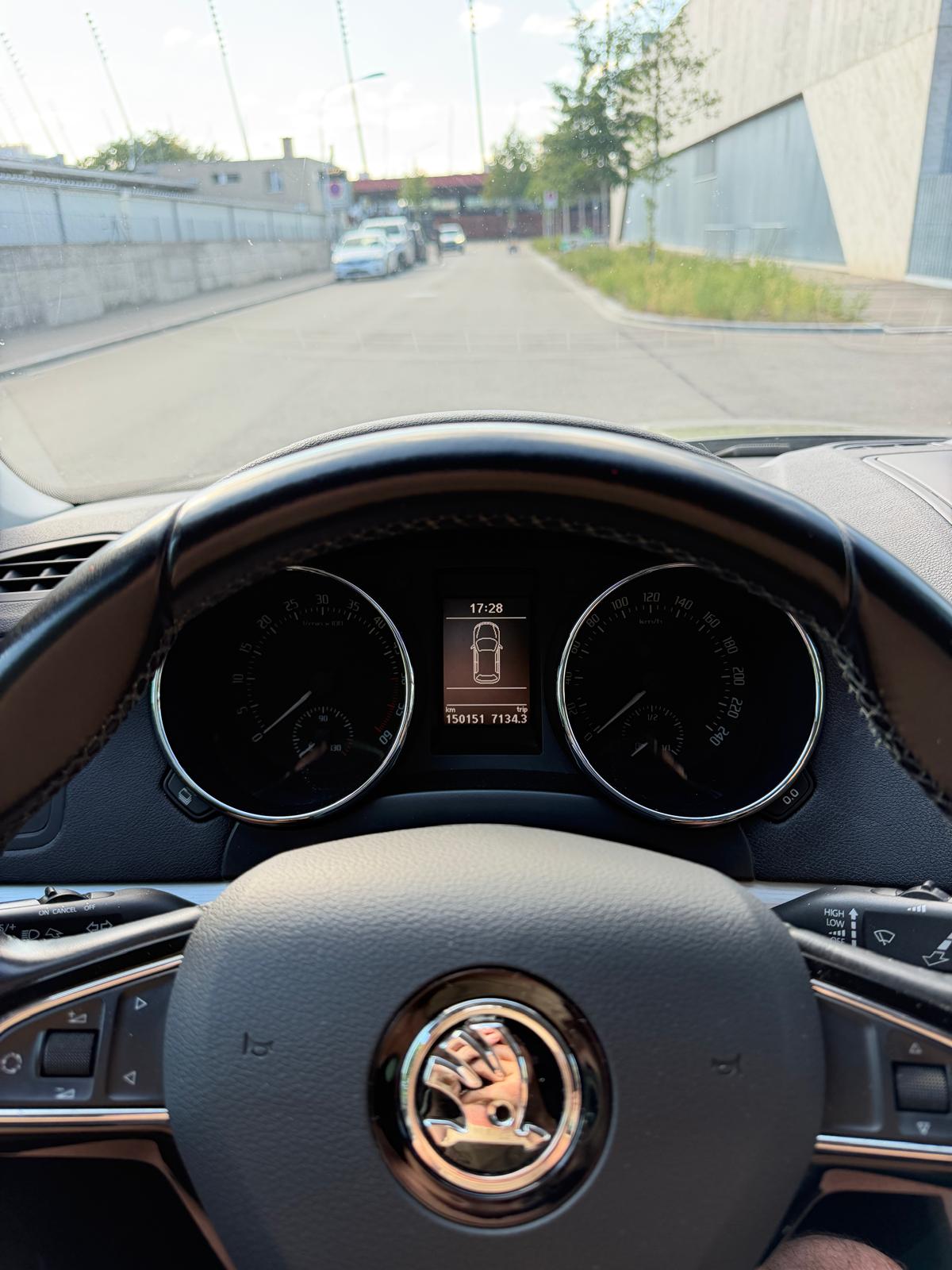 SKODA 2.0 TDI 140 Ambit.4x4 DSG-image-4