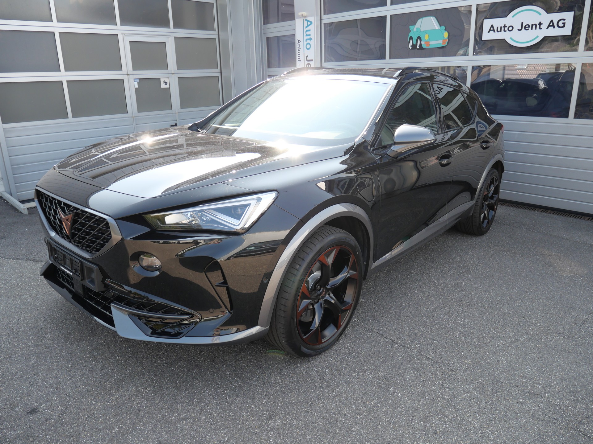 CUPRA Formentor 1.4 e-HYBRID pHEV VZ DSG *CH-Auto, 8-Räder, AHK*-image-0