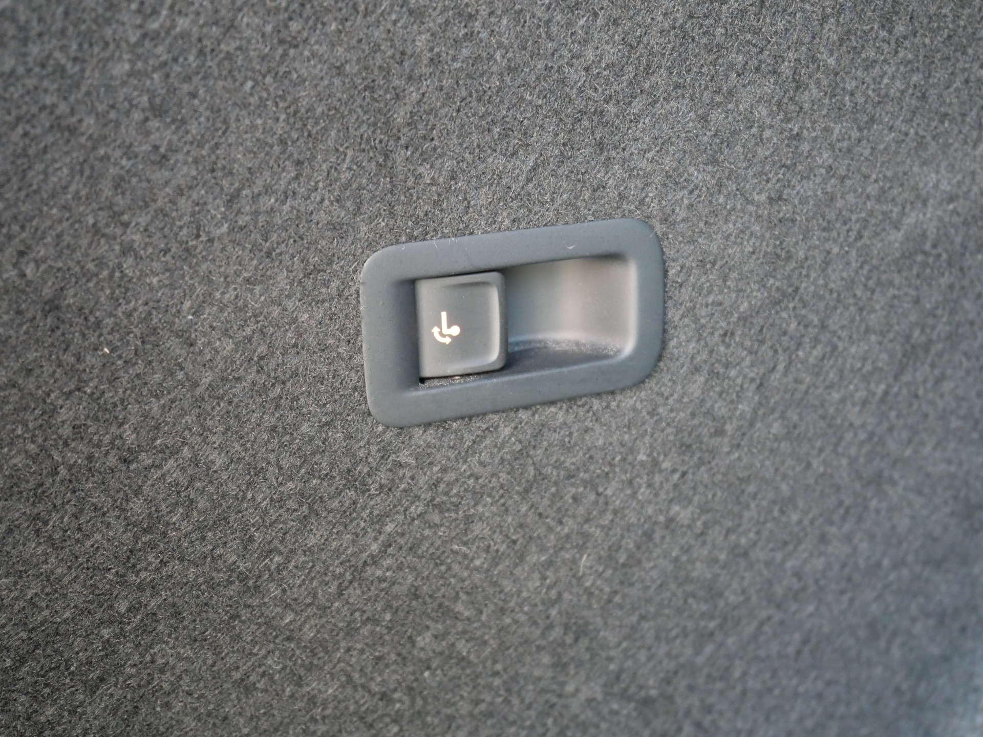 CUPRA Formentor 1.4 e-HYBRID pHEV VZ DSG *CH-Auto, 8-Räder, AHK*-image-9
