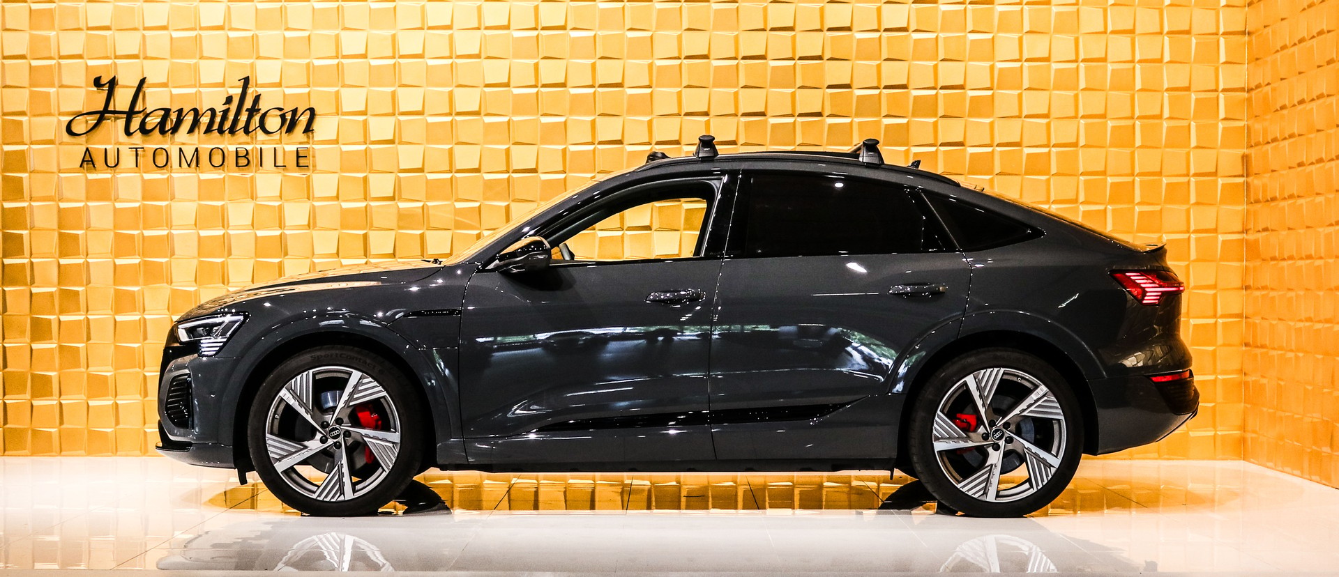 AUDI Q8 E-tron Sportback 55 Black Edition quattro-image-4