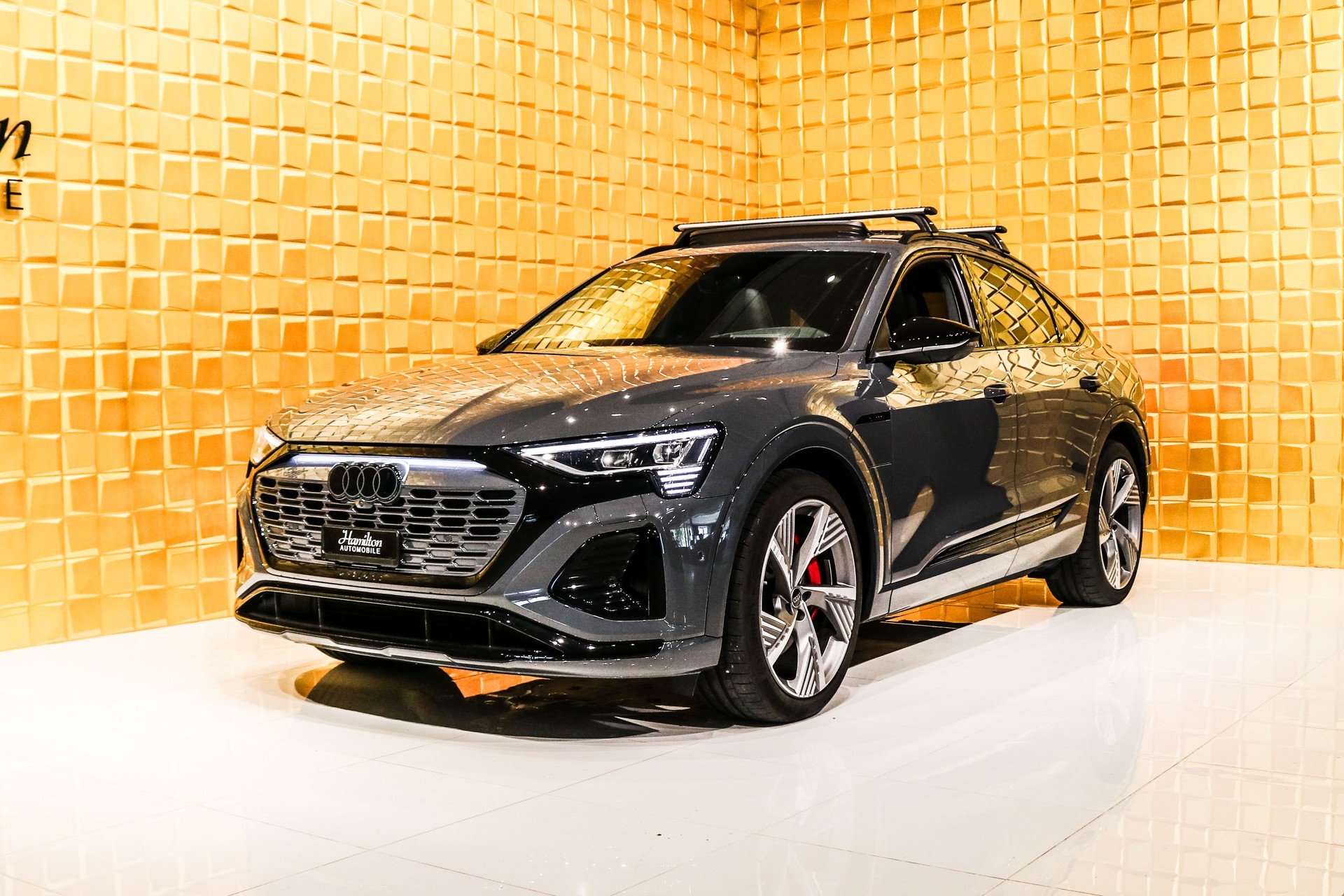 AUDI Q8 E-tron Sportback 55 Black Edition quattro-showroom-element-3