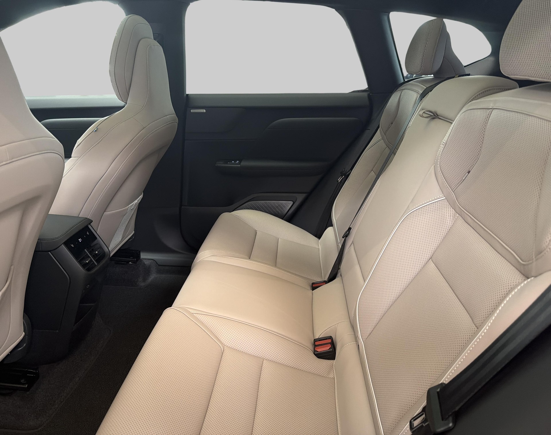 VOLVO EX60 Twin Ultra AWD-image-3