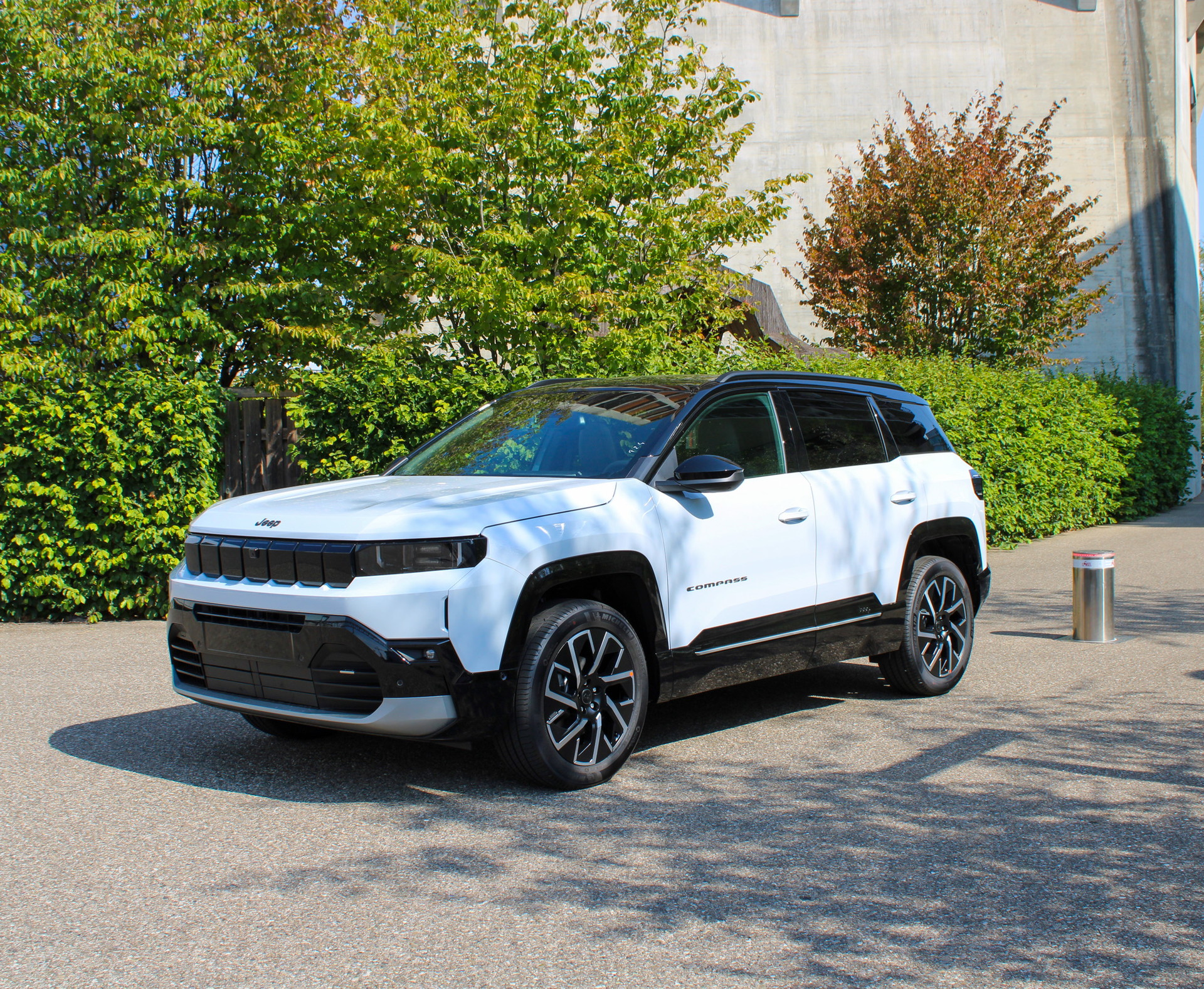 JEEP Compass 1.2 T e-Hybrid Summit-image-2