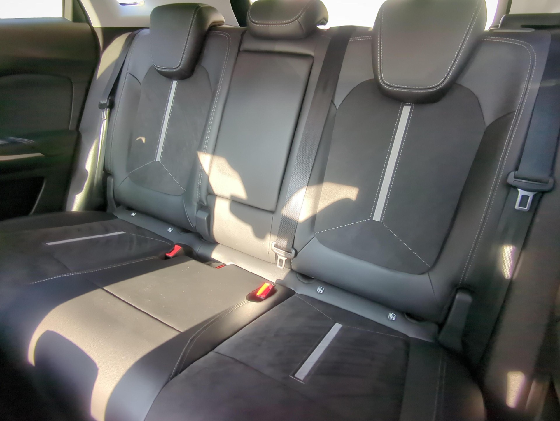 OPEL Grandland 1.6 T PHEV GSE-image-10