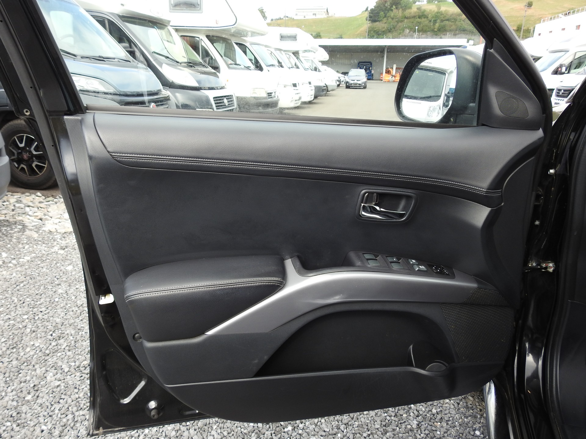 PEUGEOT 4007 2.2 HDi Platinum Edition-image-10