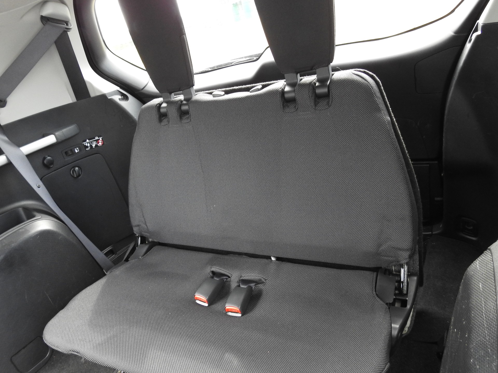PEUGEOT 4007 2.2 HDi Platinum Edition-image-29