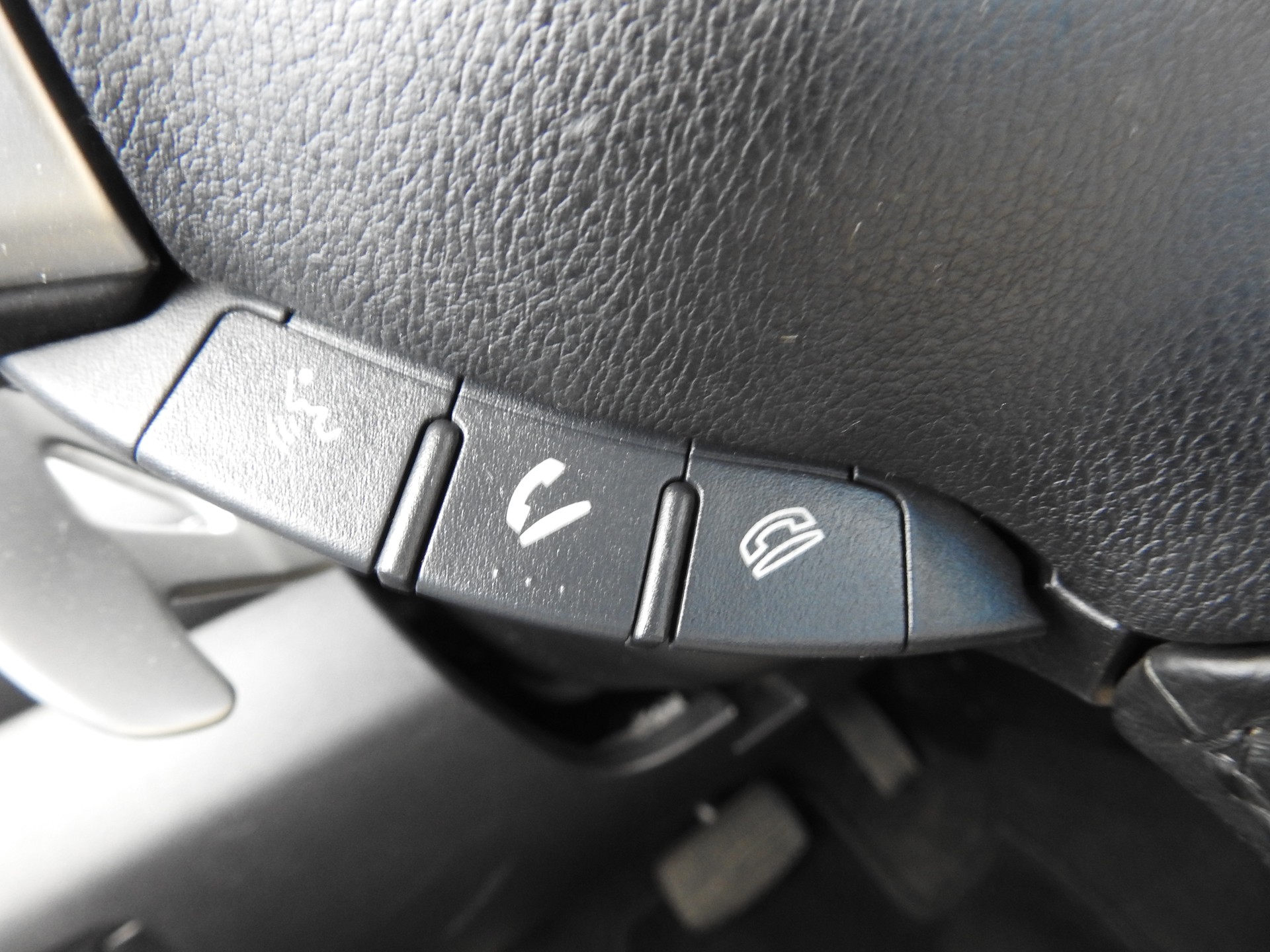 PEUGEOT 4007 2.2 HDi Platinum Edition-image-26