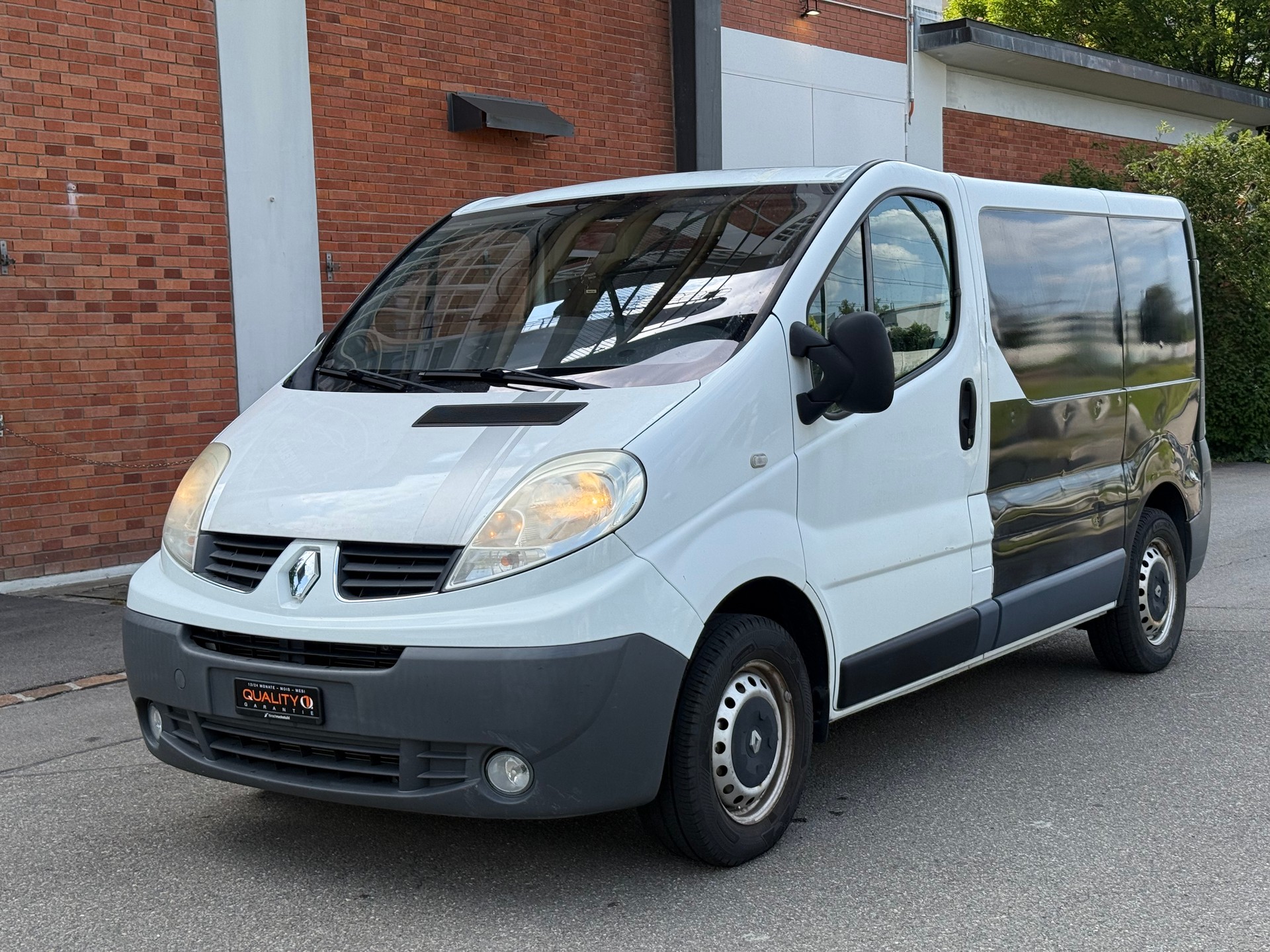 RENAULT Trafic 2.0 dCi 90 2.7t L1H1-image-2