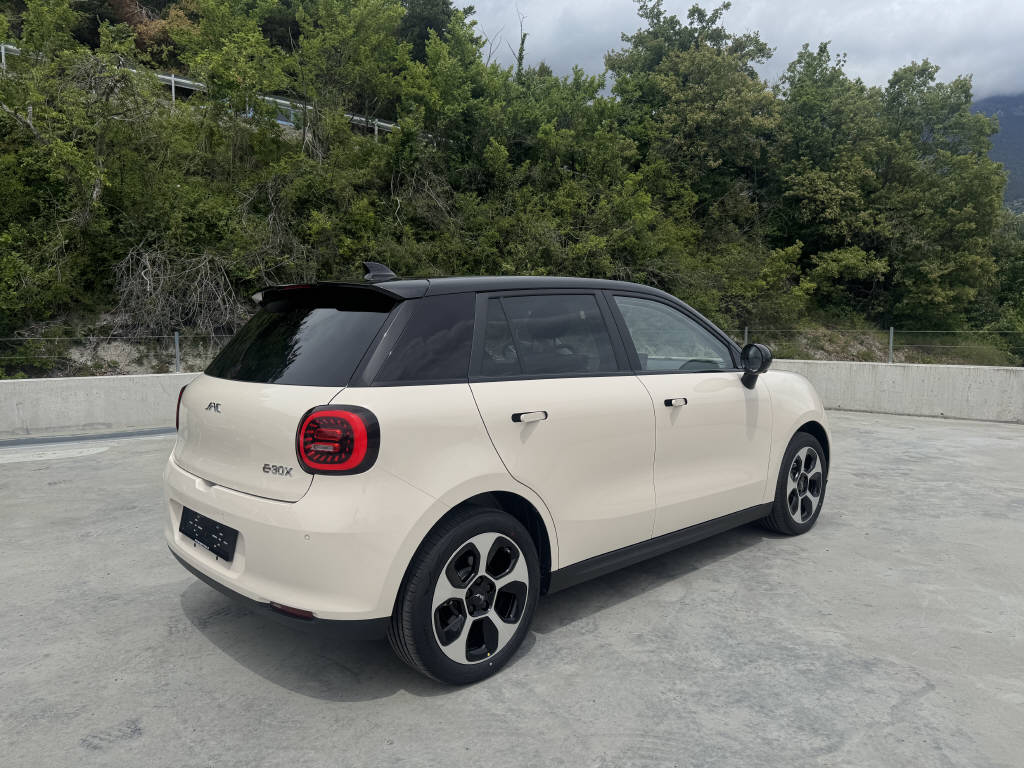 JAC E30X Electric-image-21