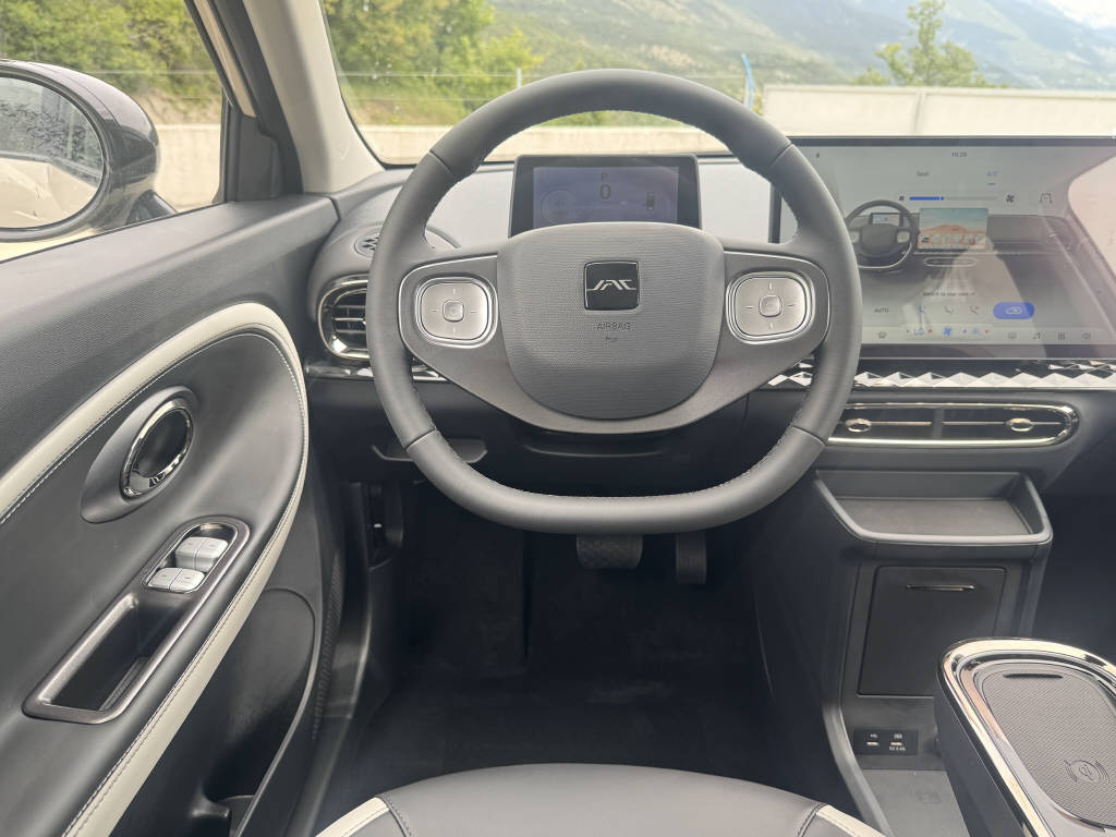 JAC E30X Electric-image-14