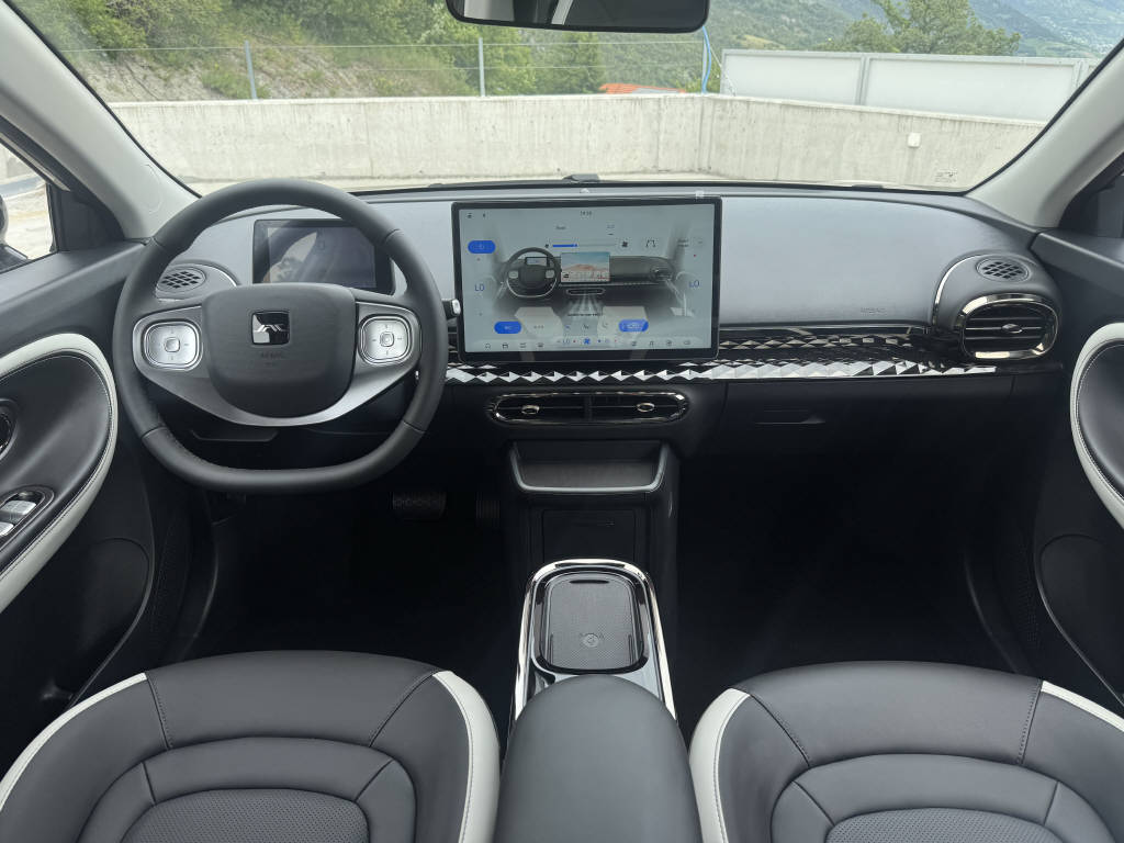 JAC E30X Electric-image-7
