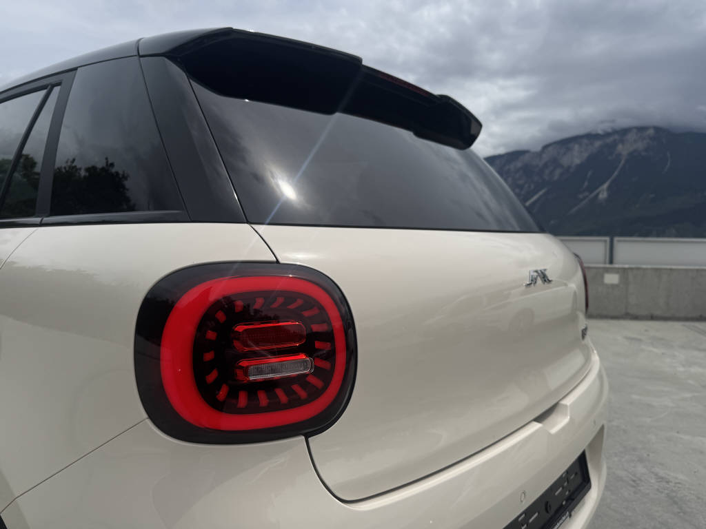 JAC E30X Electric-image-22