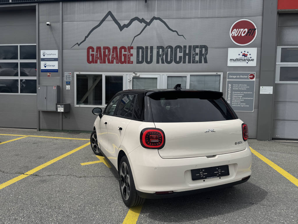 JAC E30X Electric-image-1