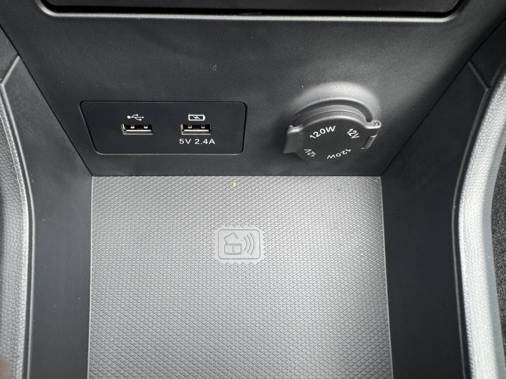 JAC E30X Electric-image-17