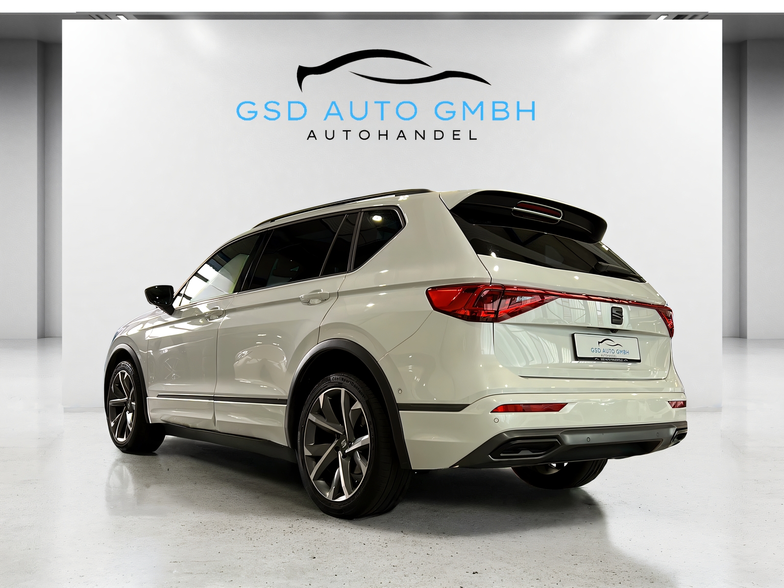 SEAT Tarraco 2.0TSI Move FR 4Drive DSG**Panodach,7-Plätzer,Tempomat ACC,Frisch ab MFK**-image-2